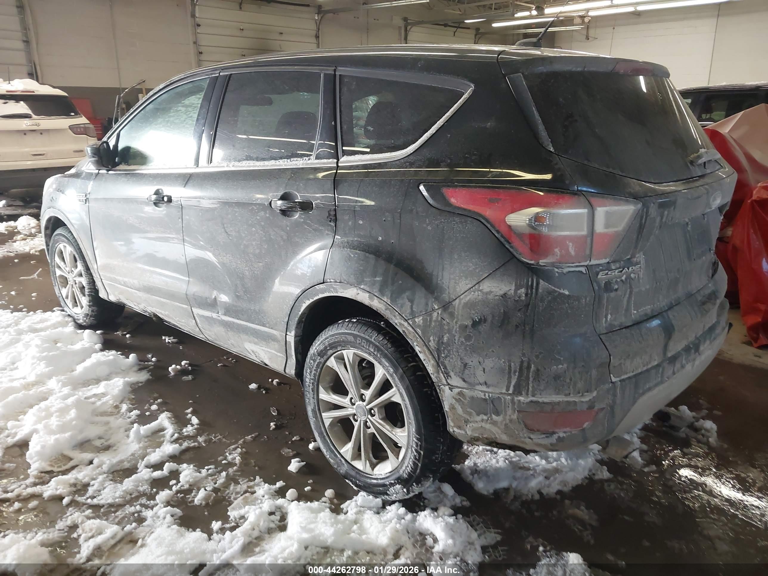 FORD ESCAPE image 3