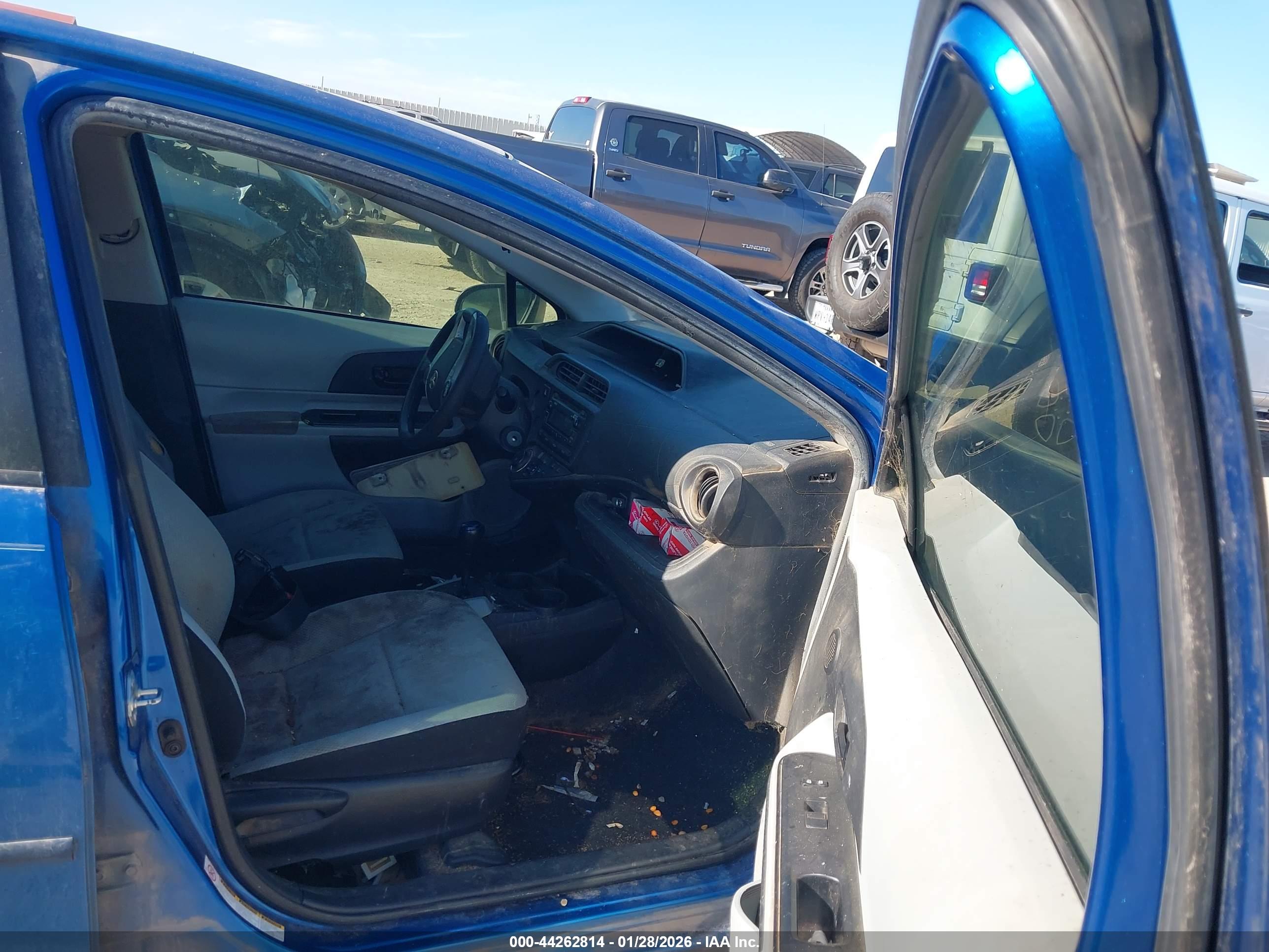 TOYOTA PRIUS image 5