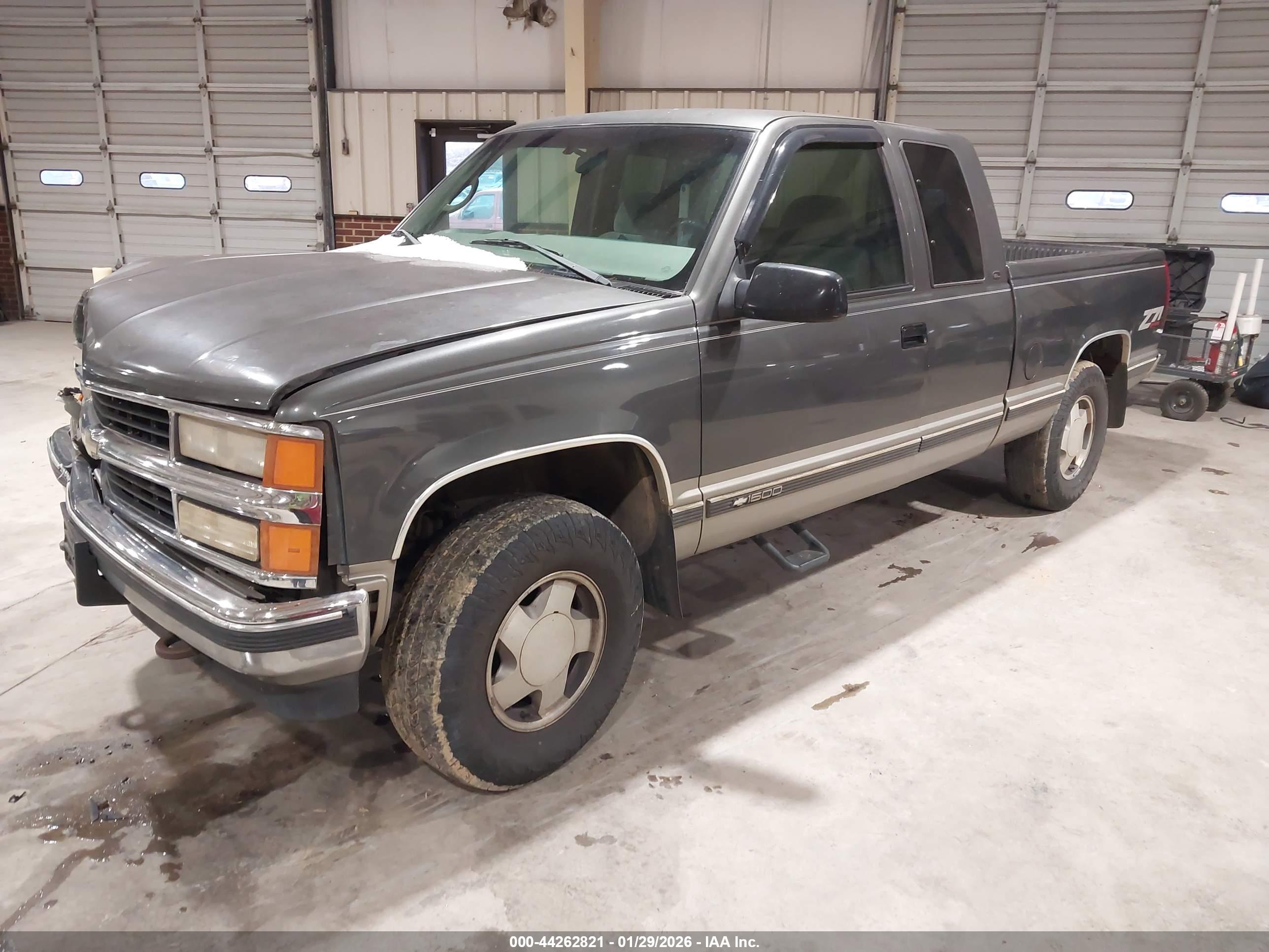 CHEVROLET K1500 image 2