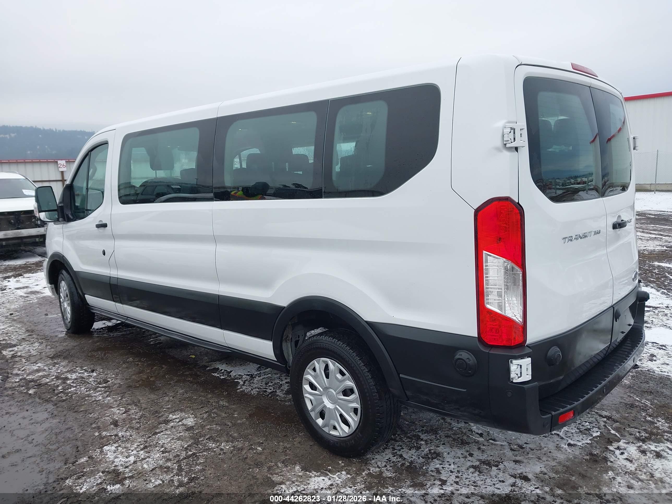 FORD TRANSIT-350 image 3