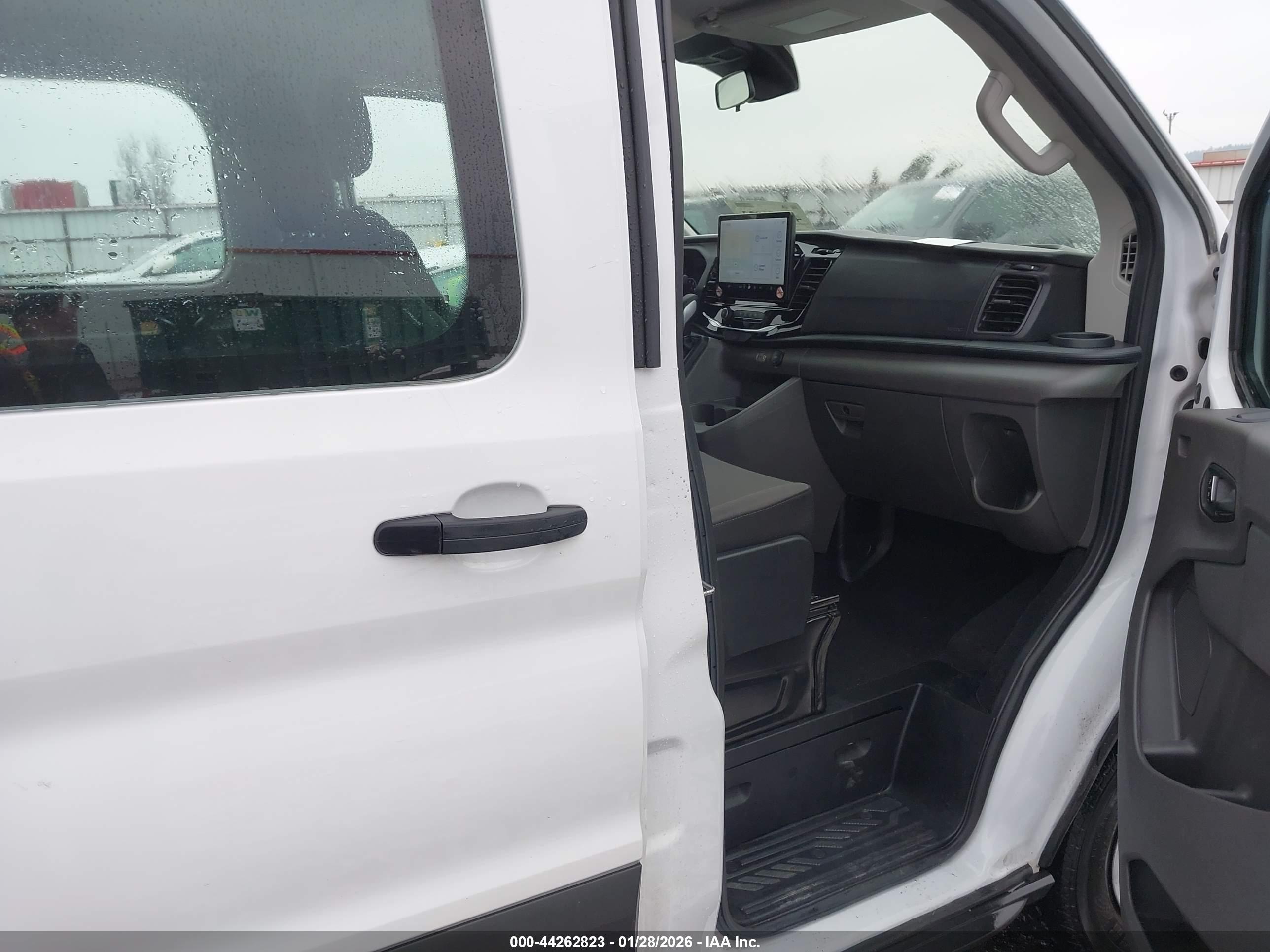 FORD TRANSIT-350 image 5