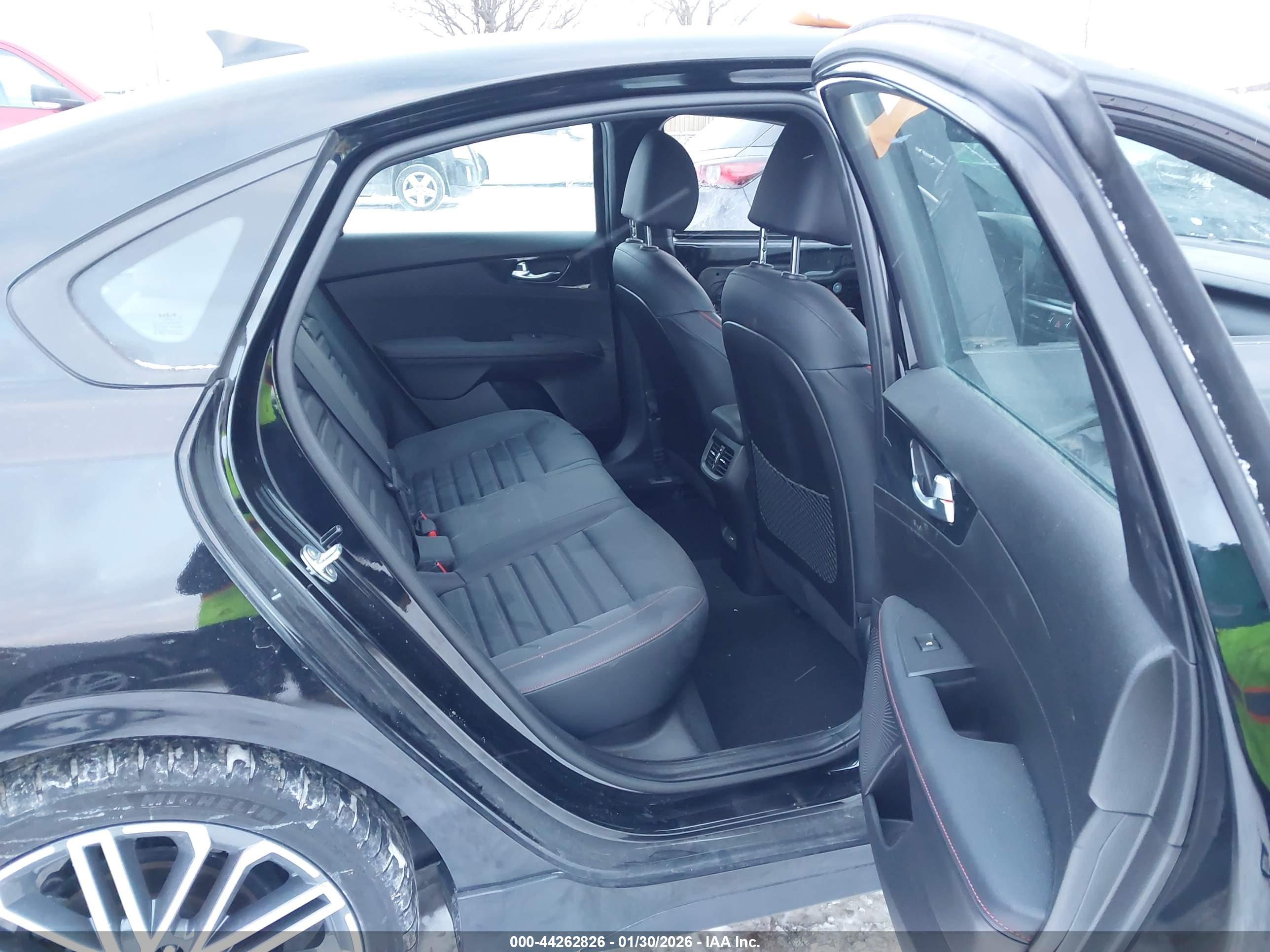 KIA FORTE image 8