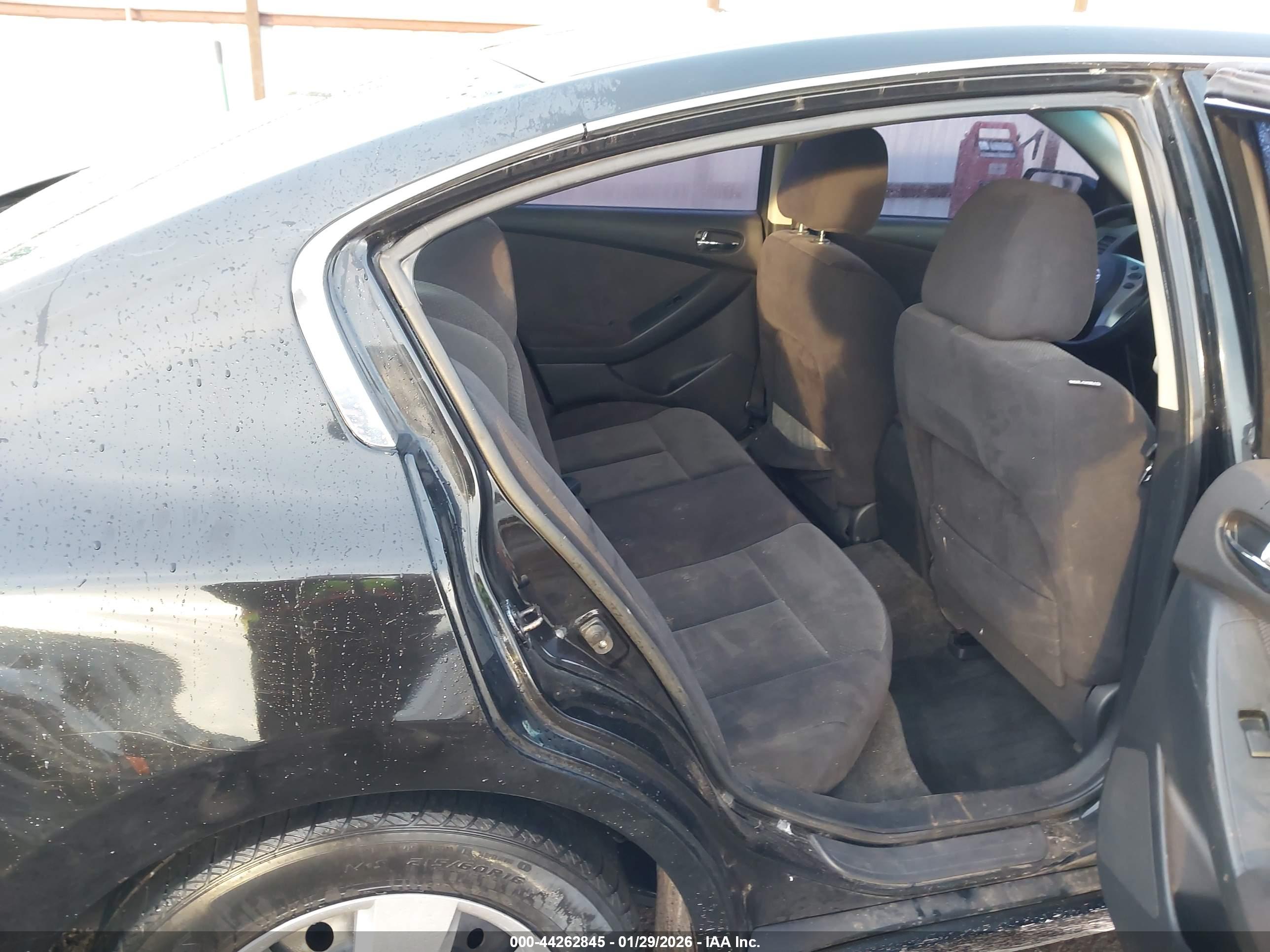 NISSAN ALTIMA image 8