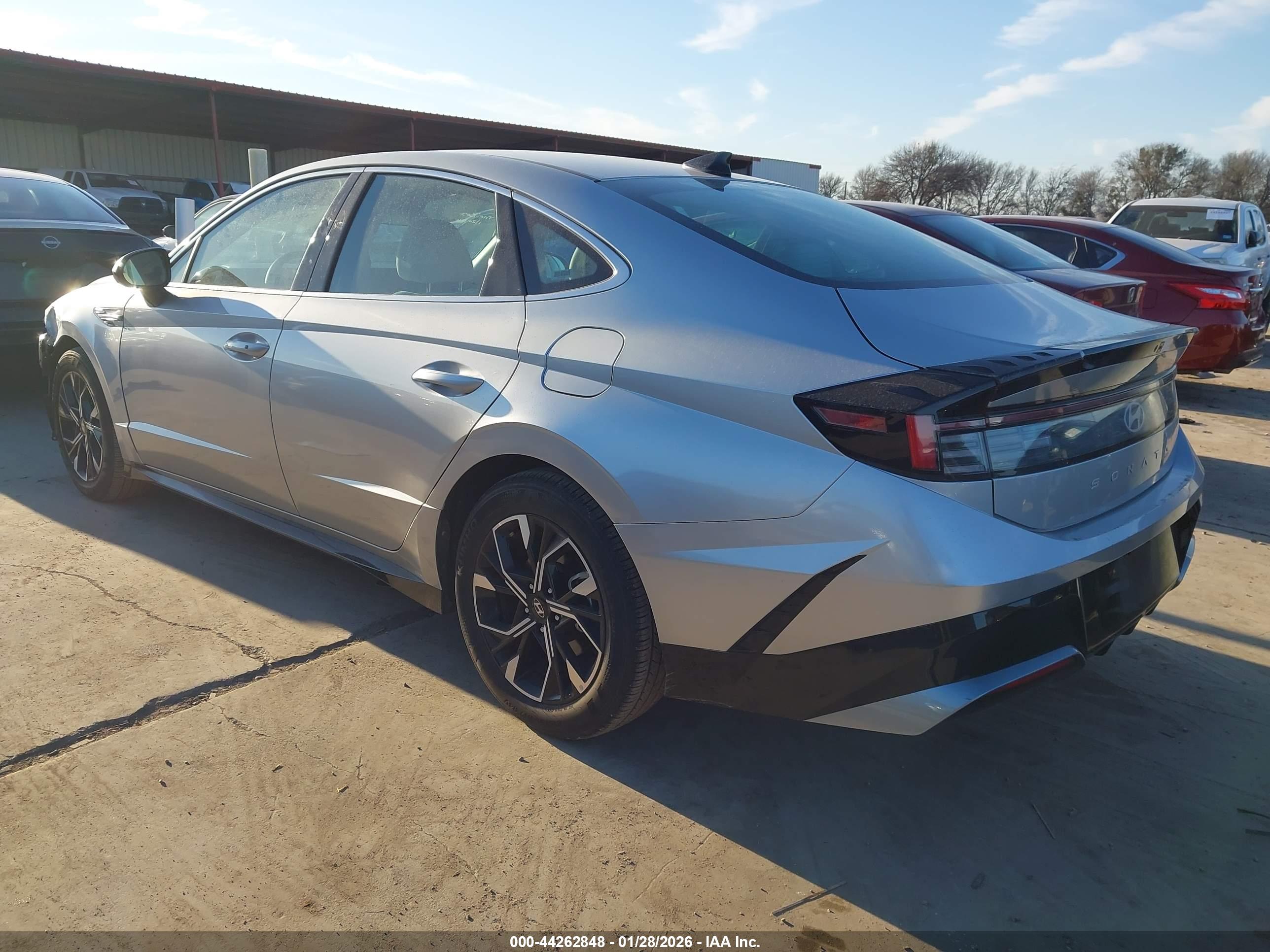 HYUNDAI SONATA image 3
