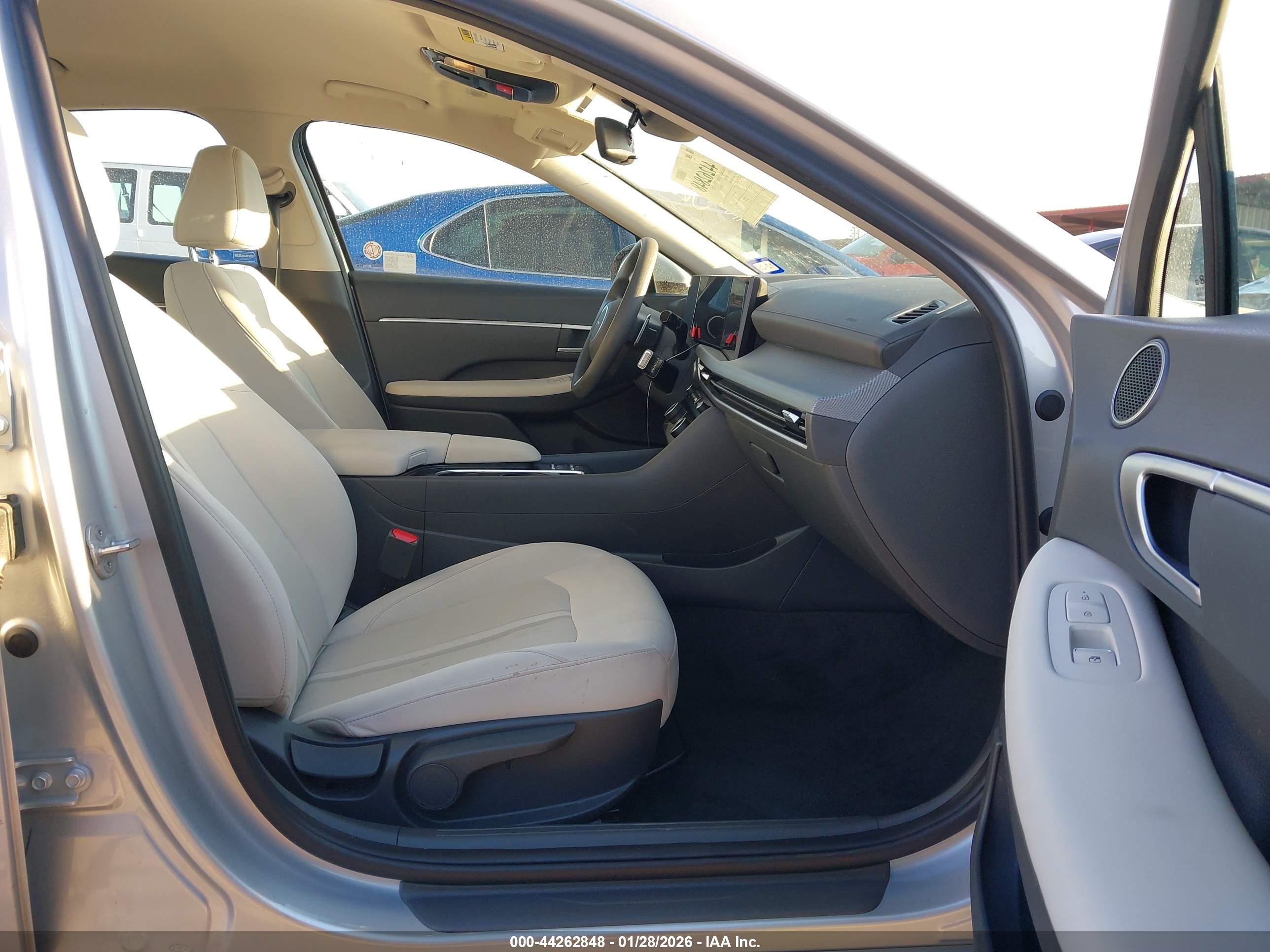 HYUNDAI SONATA image 5
