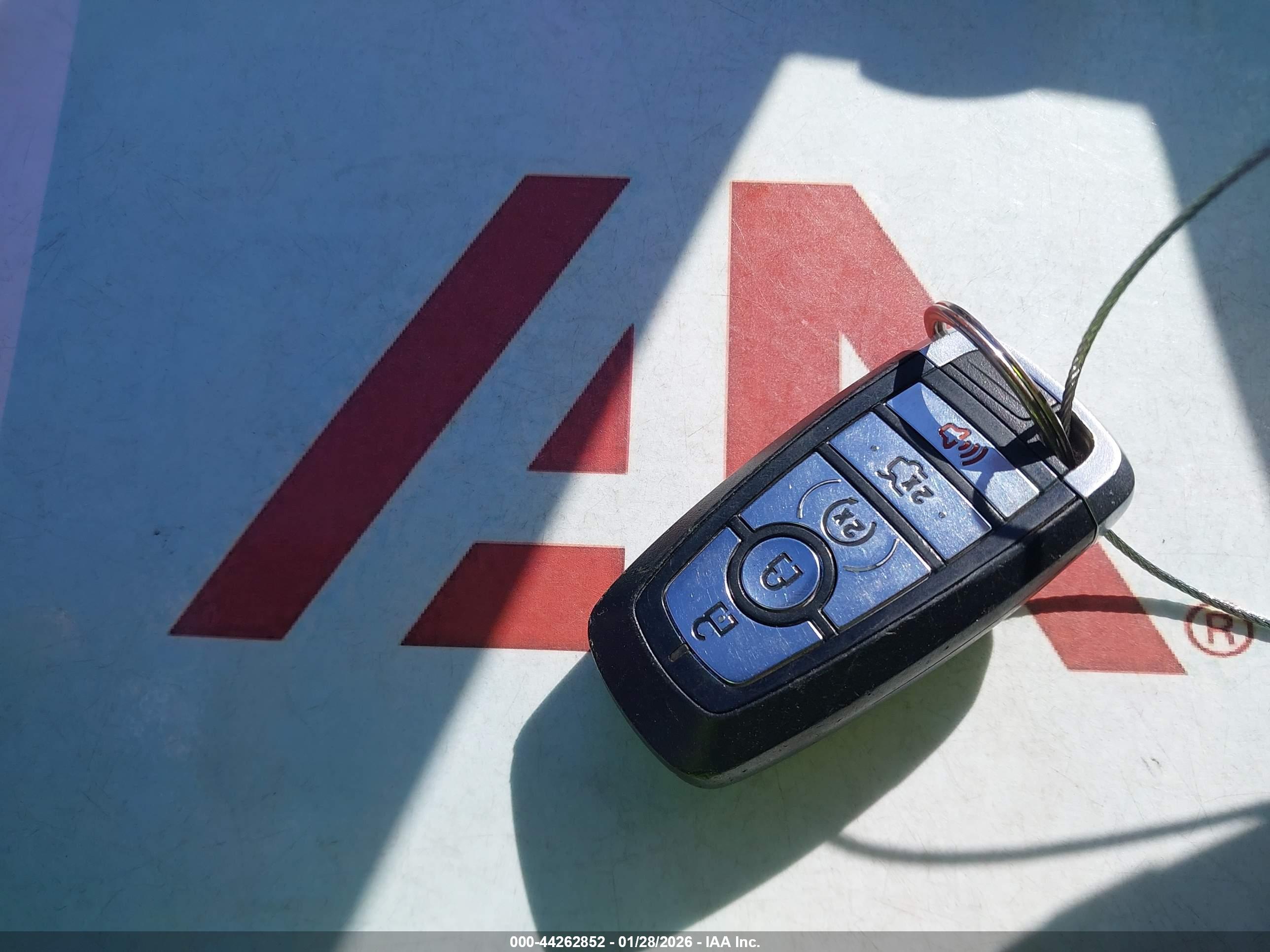 FORD FUSION image 11