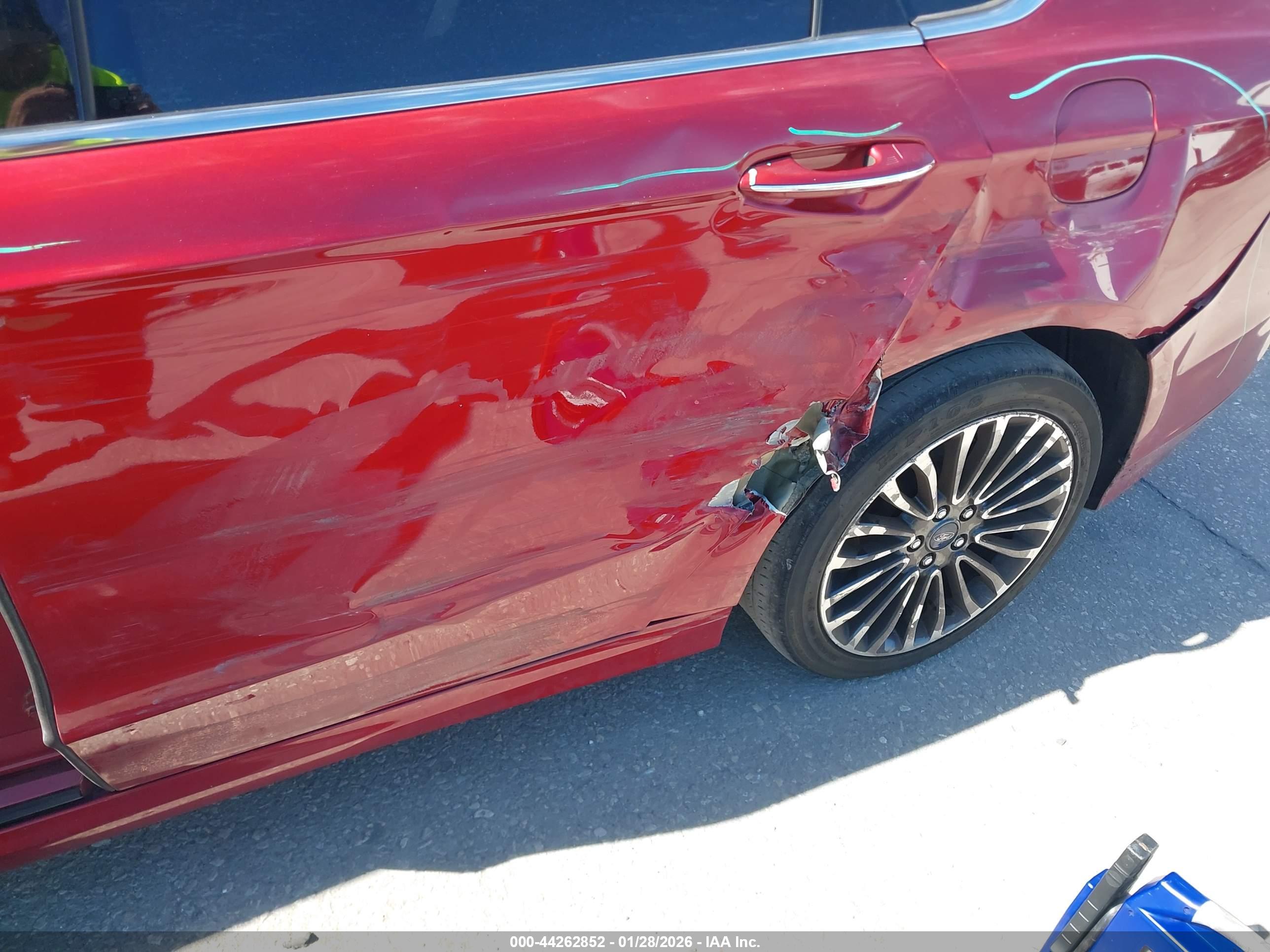 FORD FUSION image 6