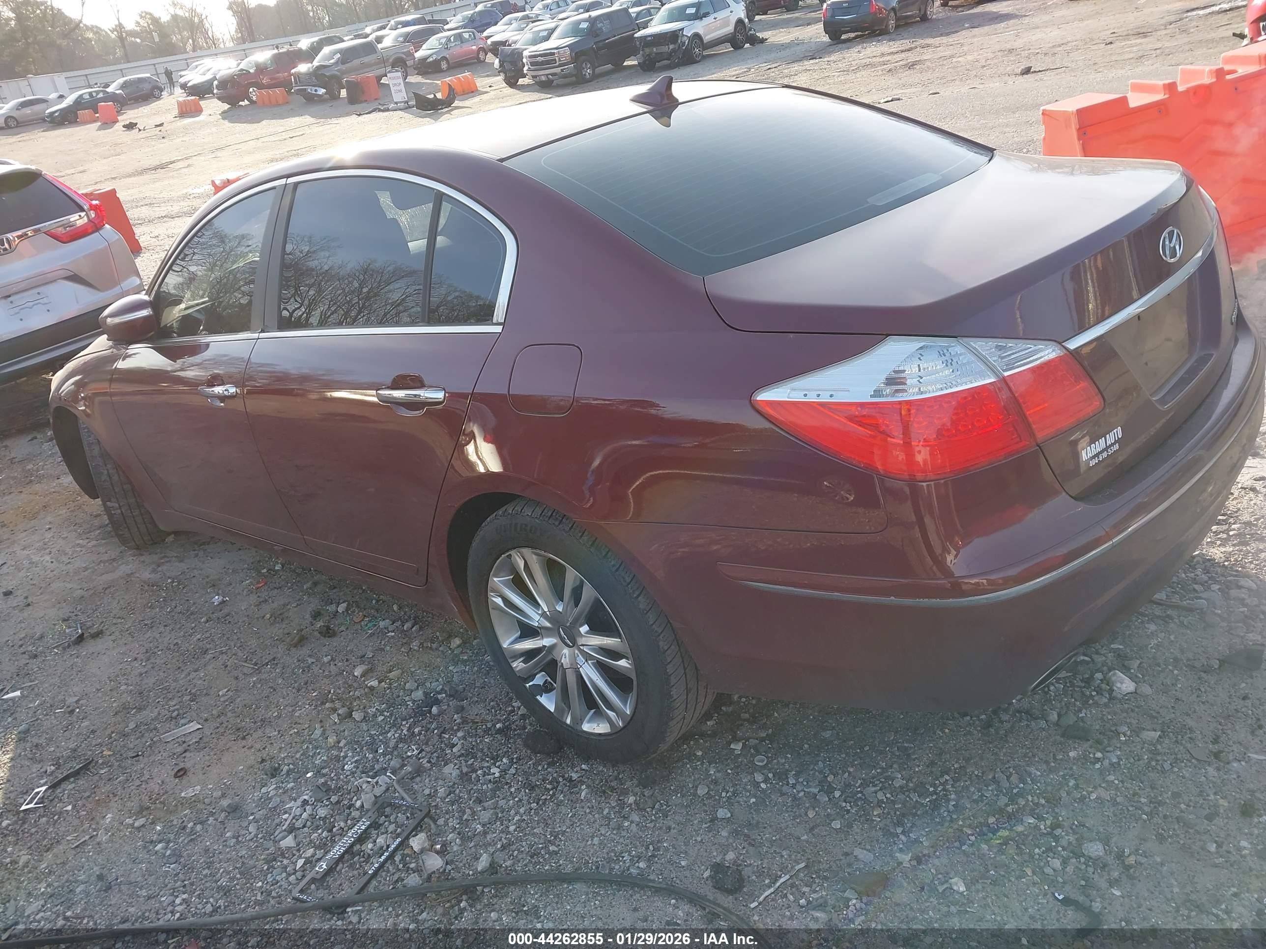 HYUNDAI GENESIS image 3