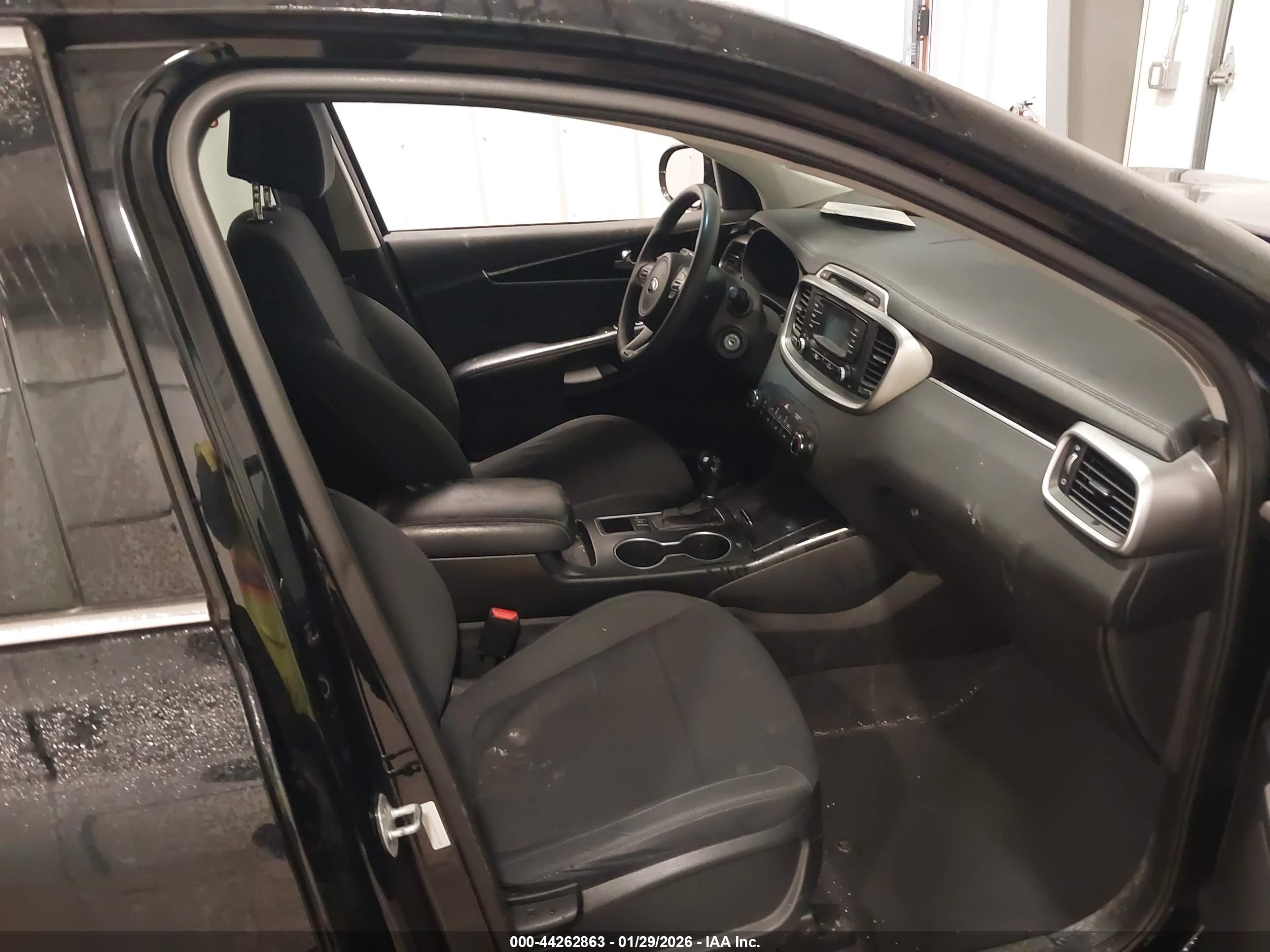 KIA SORENTO image 5