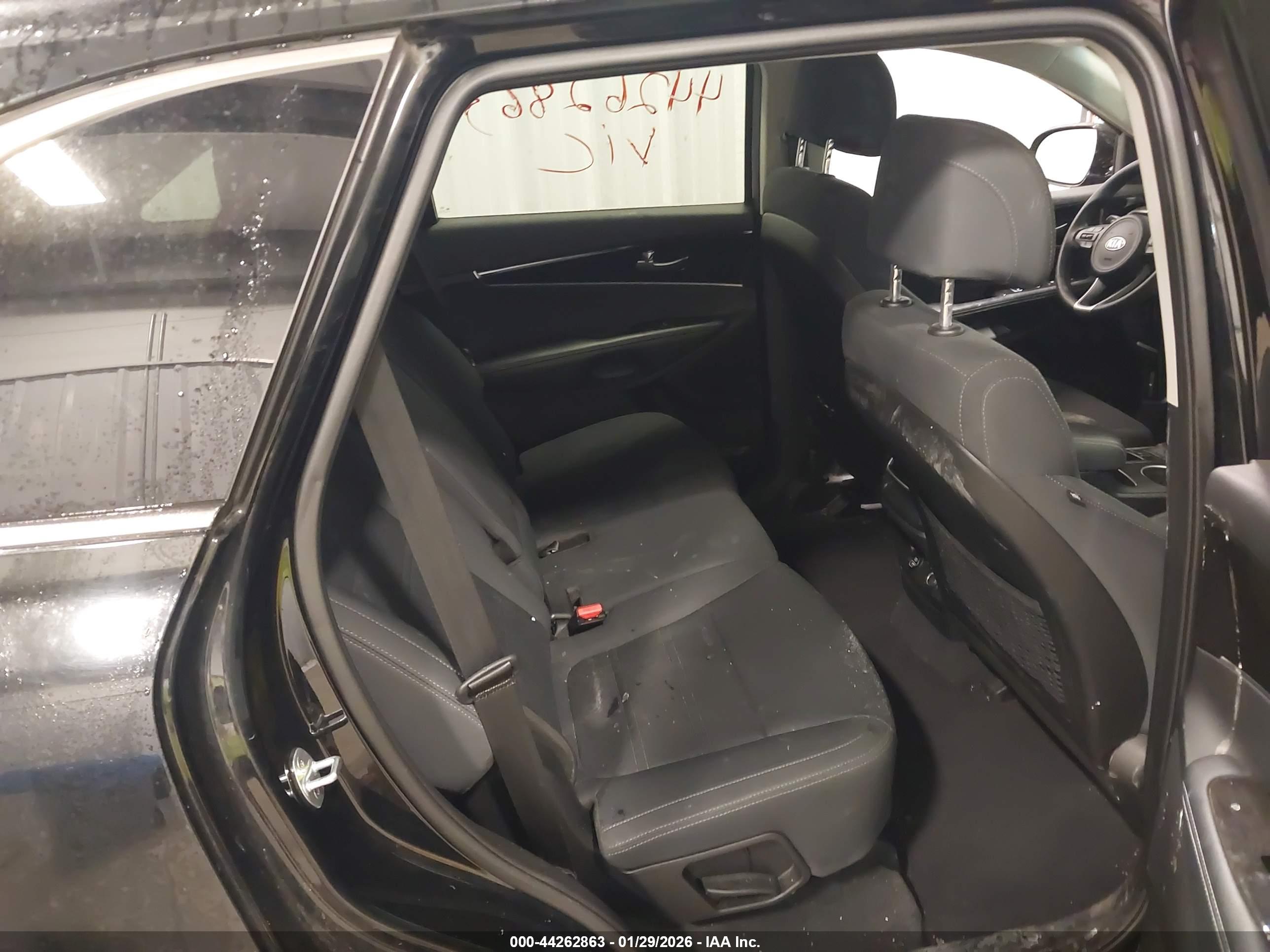 KIA SORENTO image 8