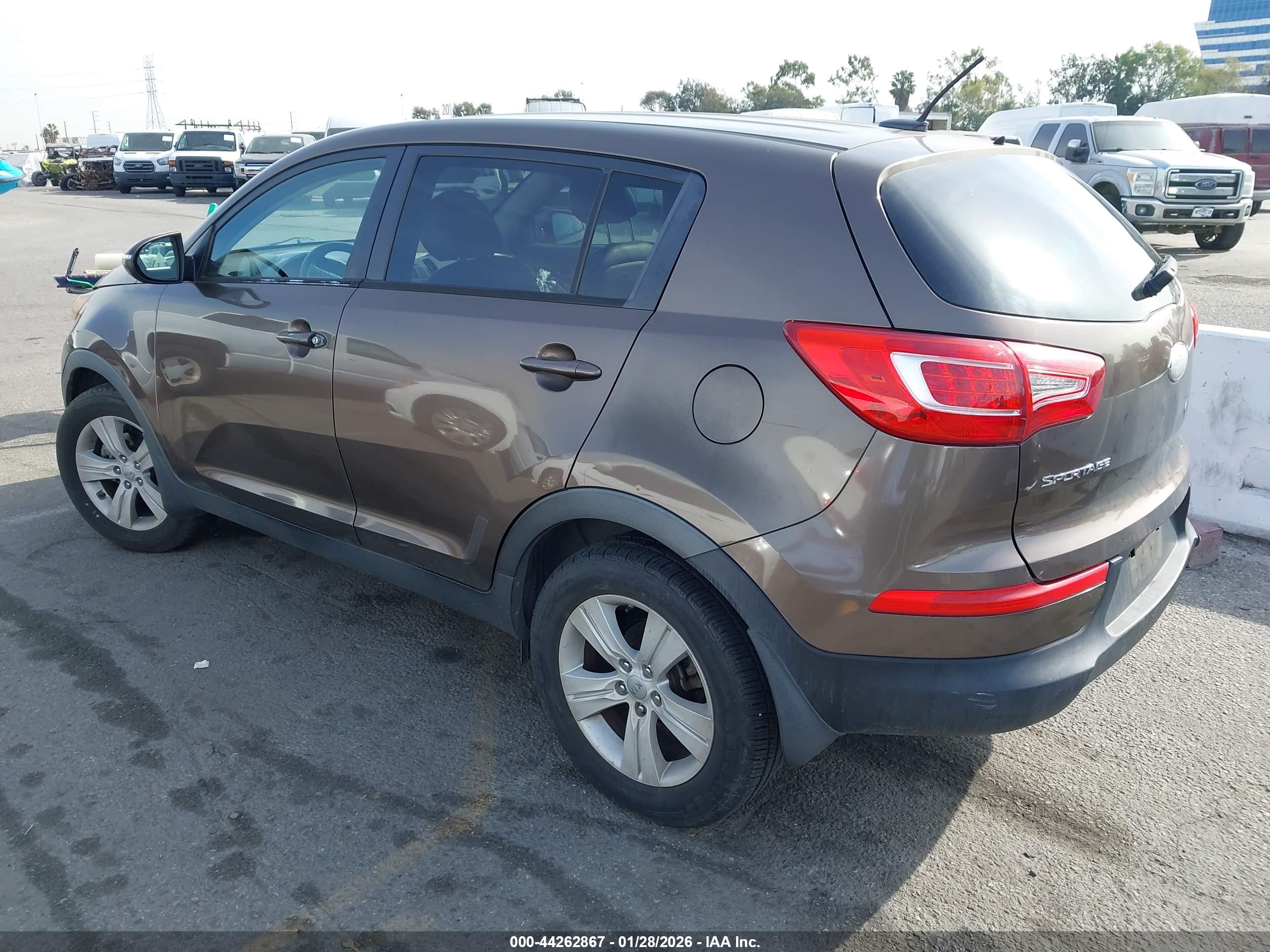 KIA SPORTAGE image 3