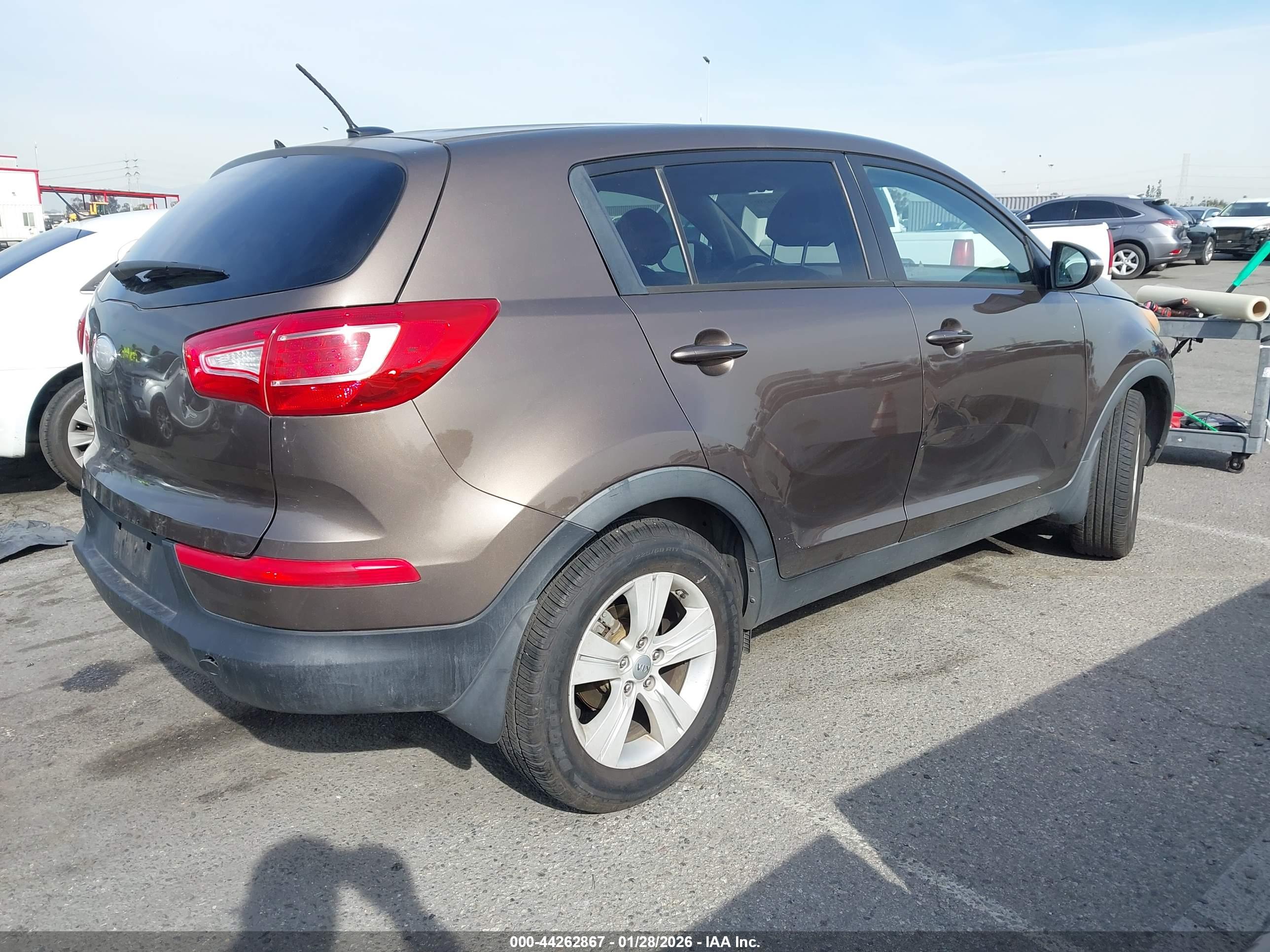KIA SPORTAGE image 4