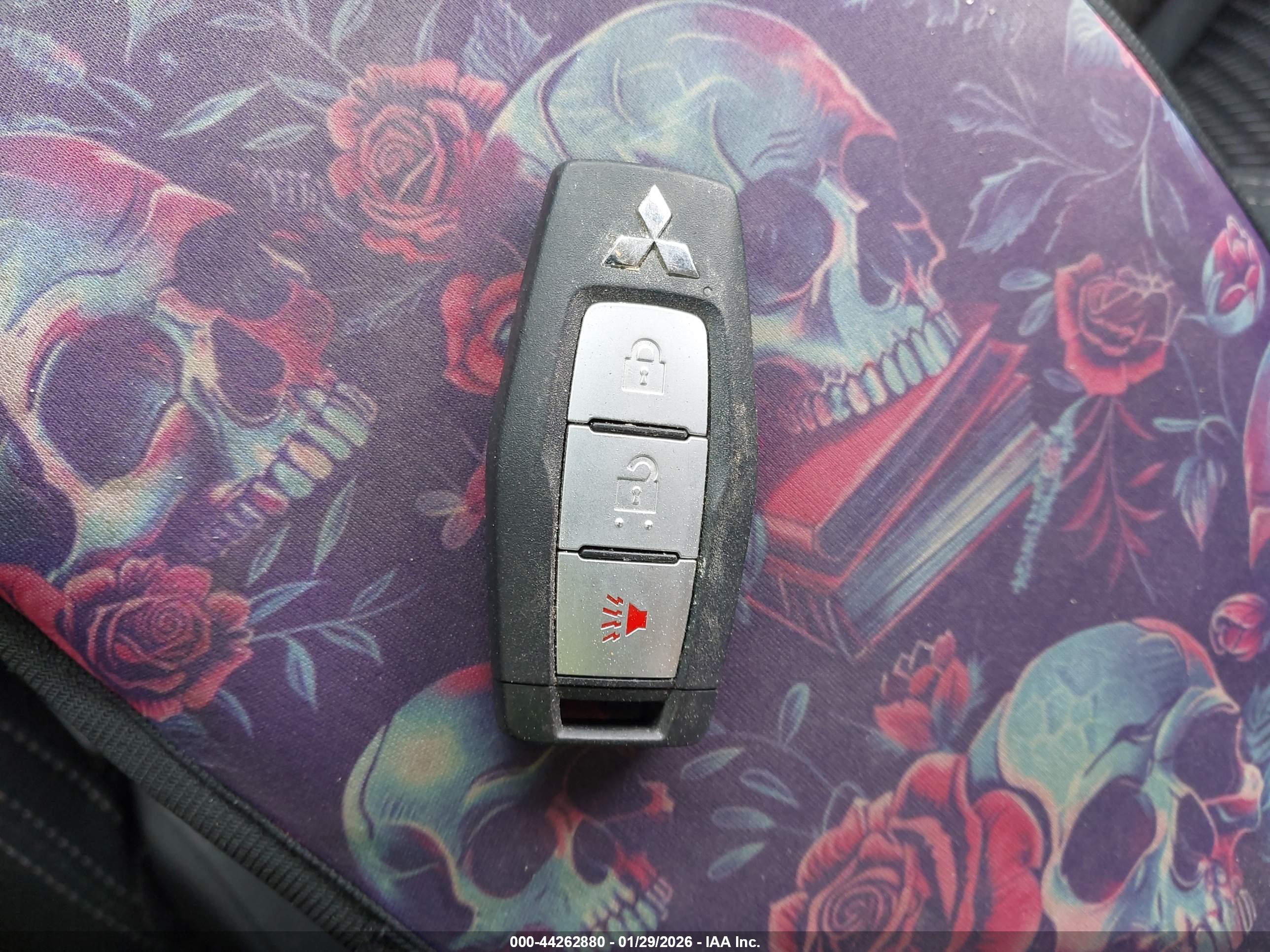 MITSUBISHI OUTLANDER image 11