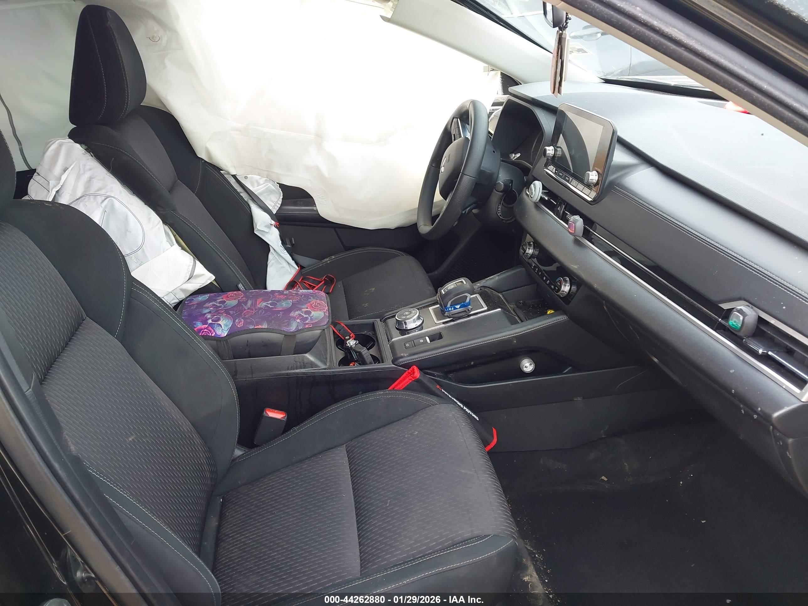 MITSUBISHI OUTLANDER image 5