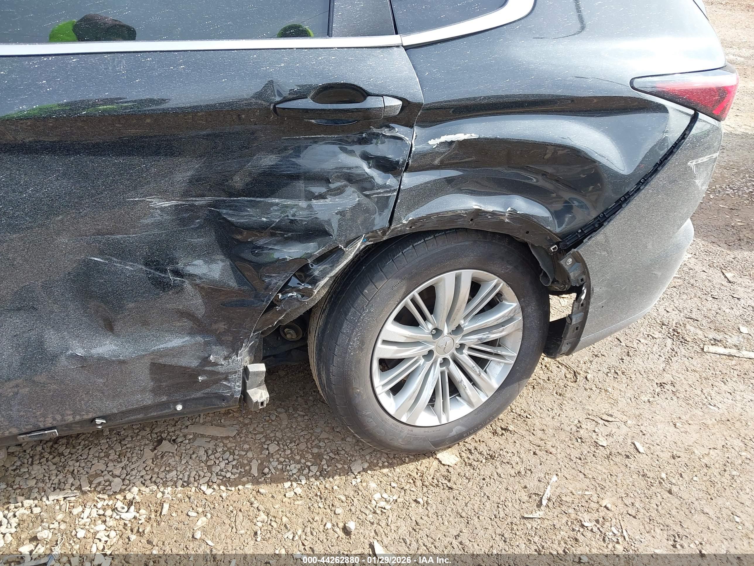 MITSUBISHI OUTLANDER image 6