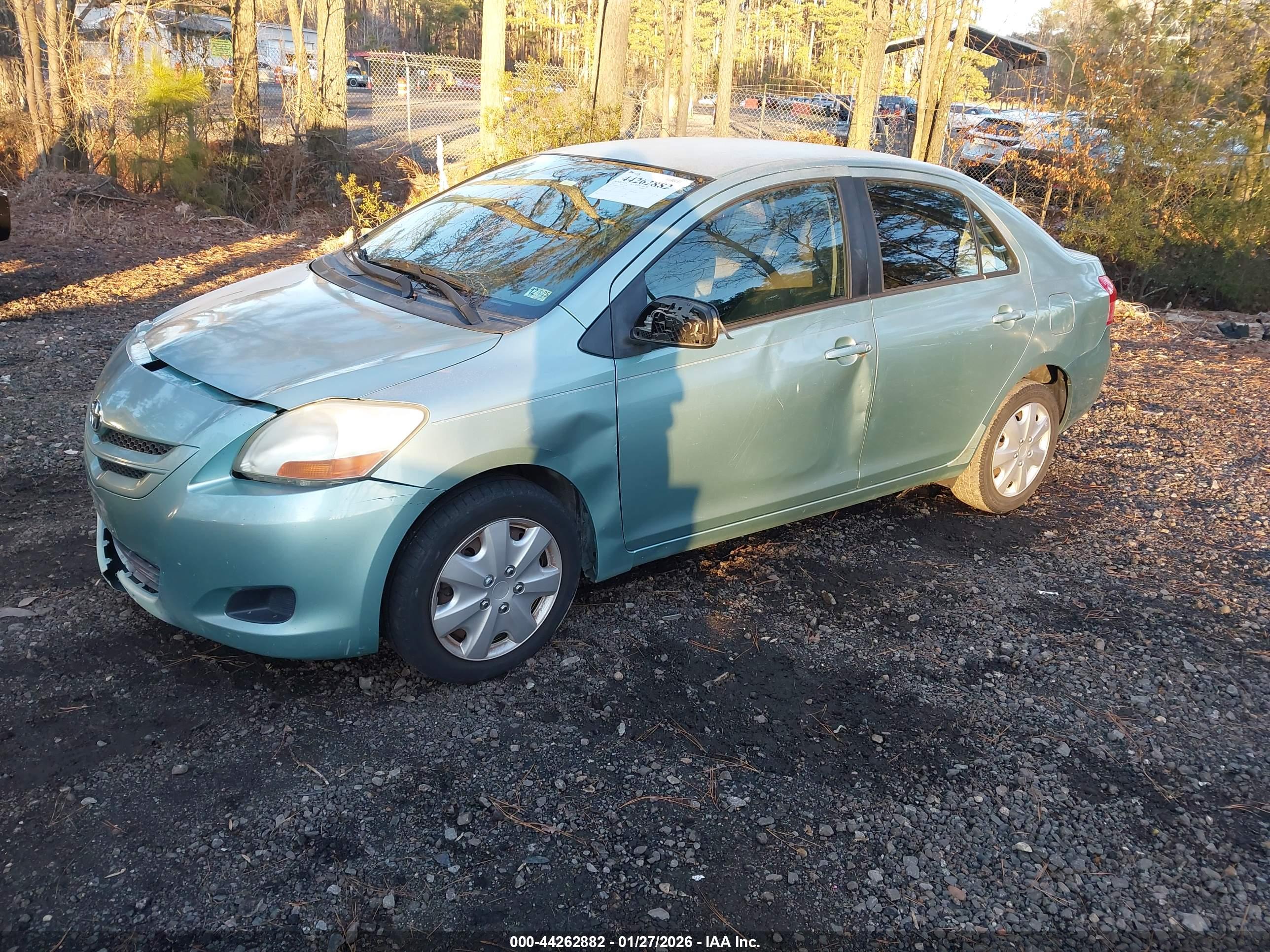 TOYOTA YARIS image 2