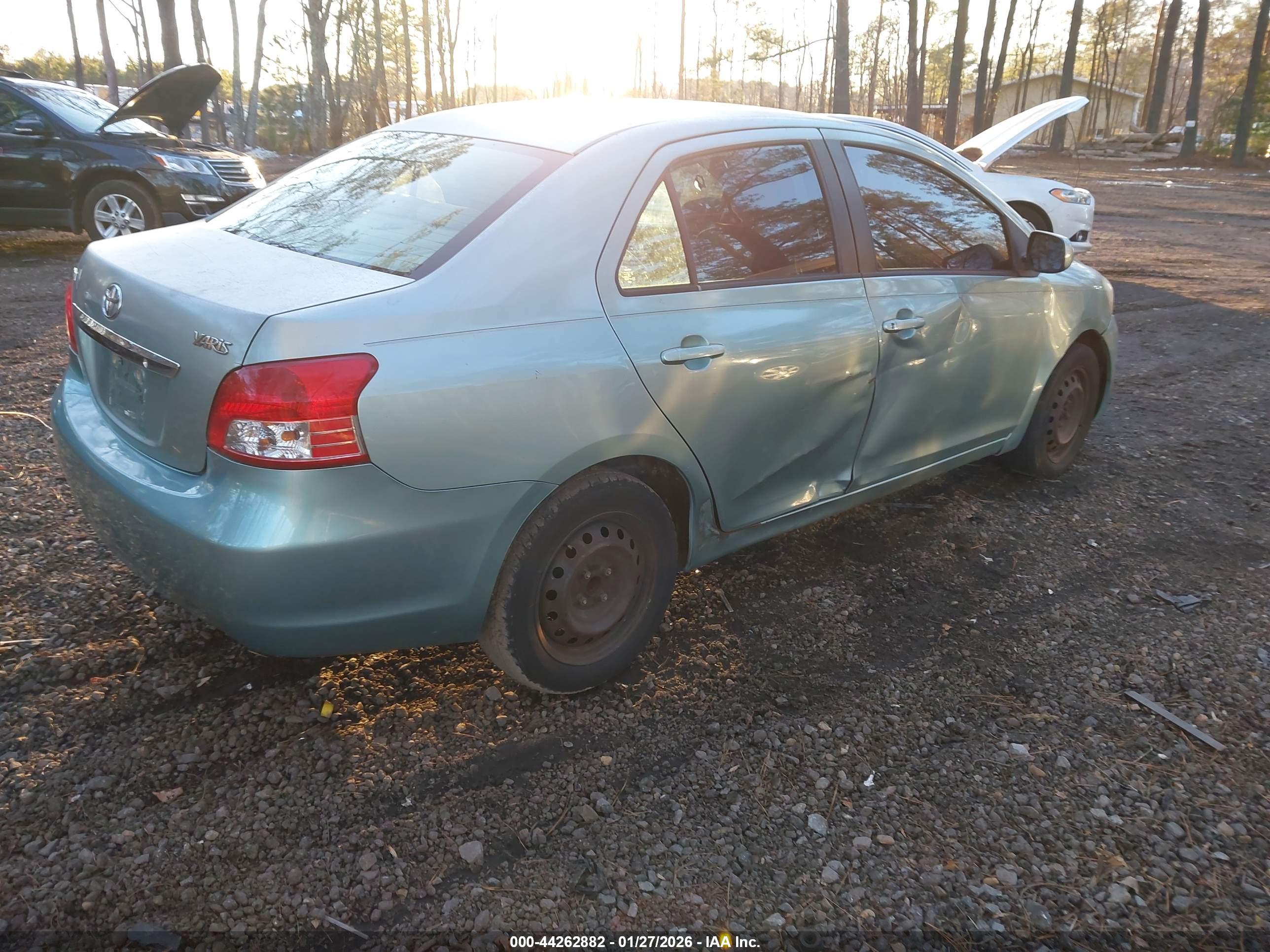 TOYOTA YARIS image 4