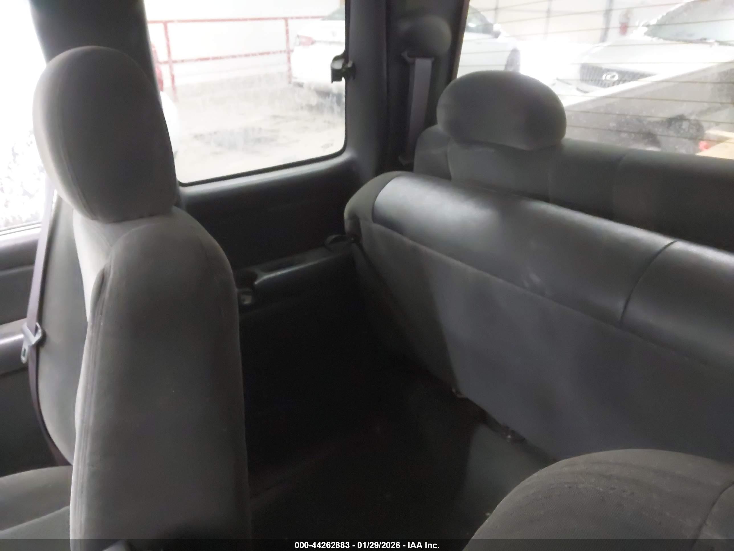 CHEVROLET SILVERADO image 8