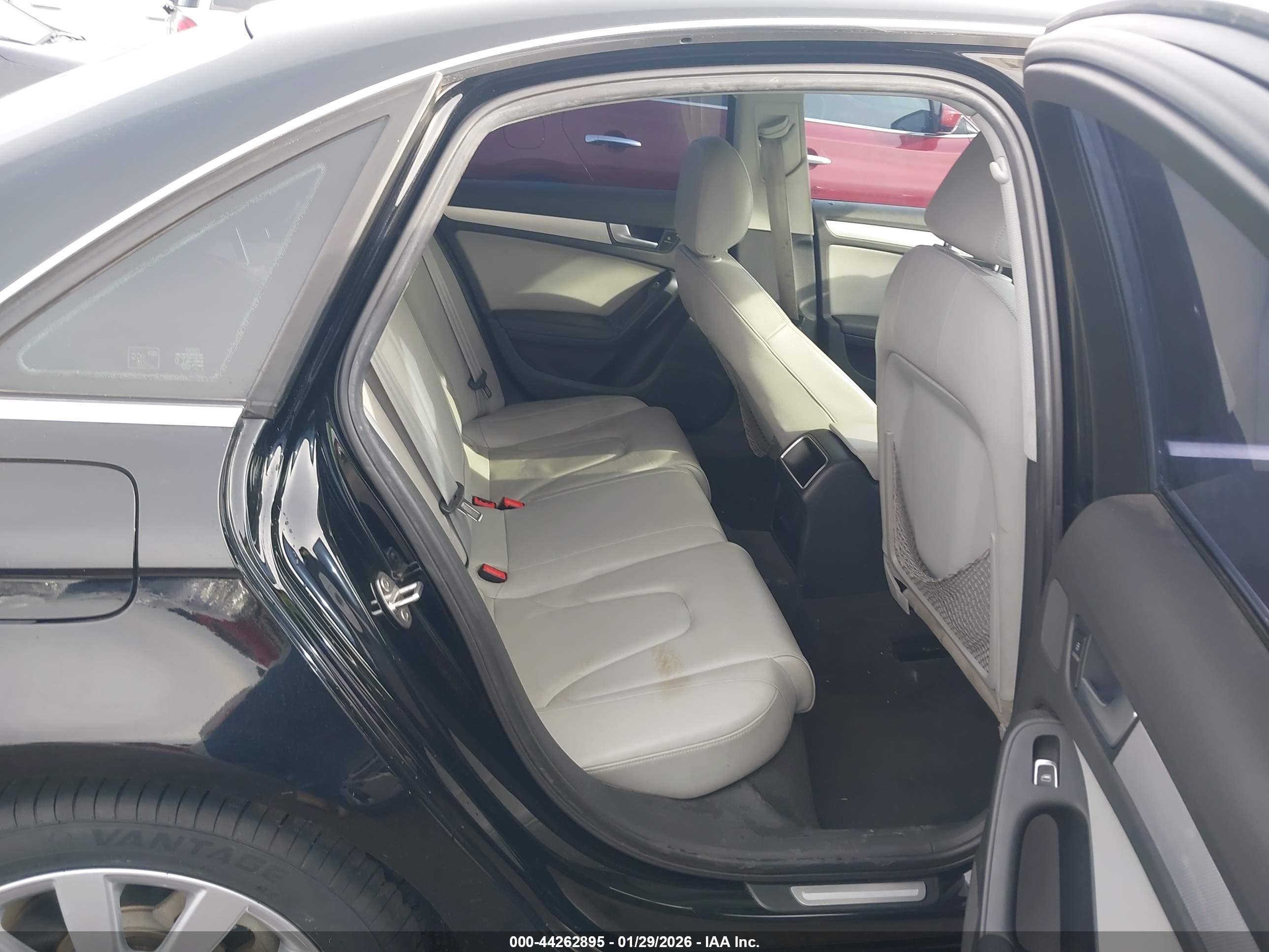 AUDI A4 image 8