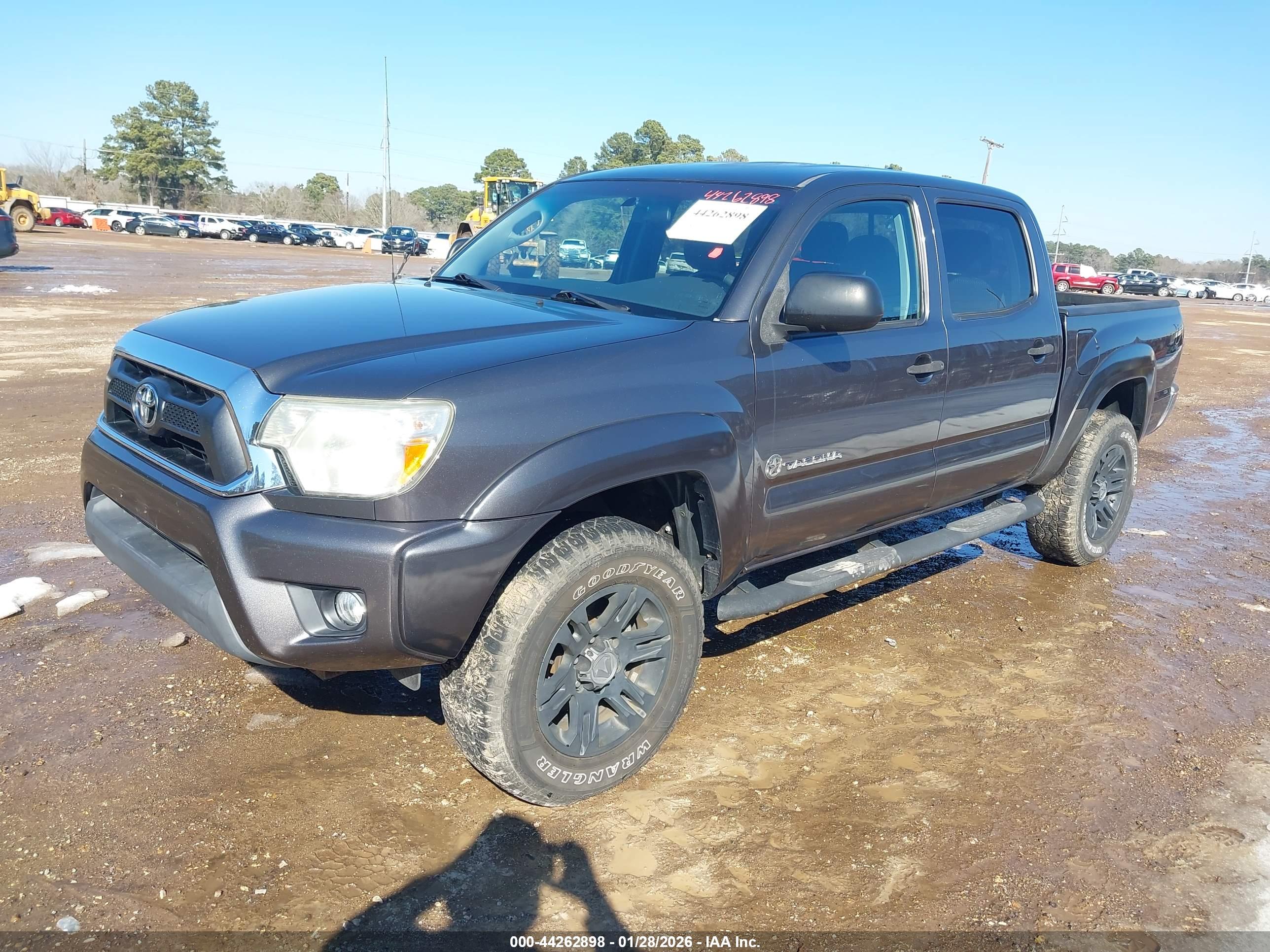 TOYOTA TACOMA image 2