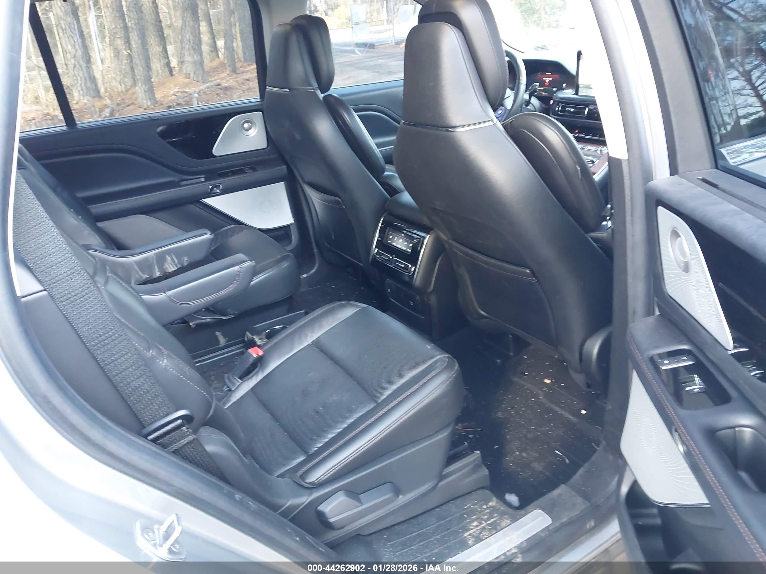 LINCOLN AVIATOR image 8