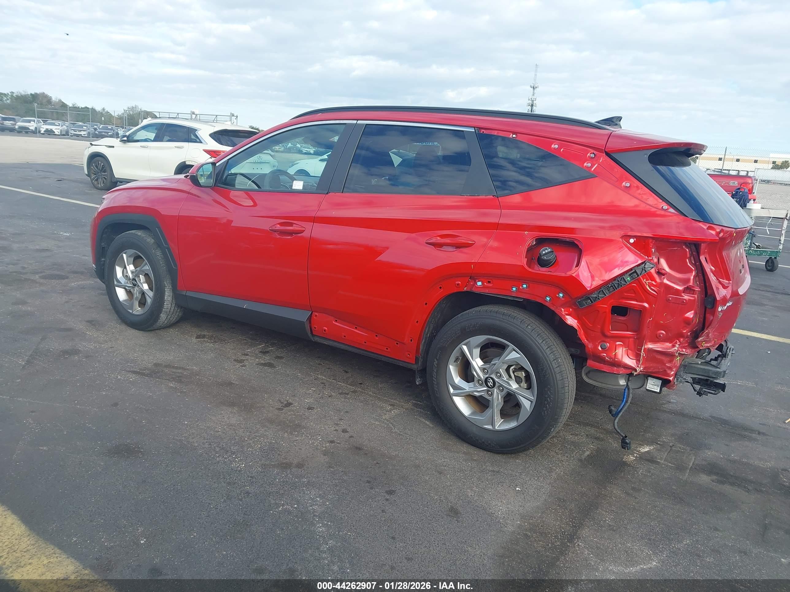 HYUNDAI TUCSON image 3