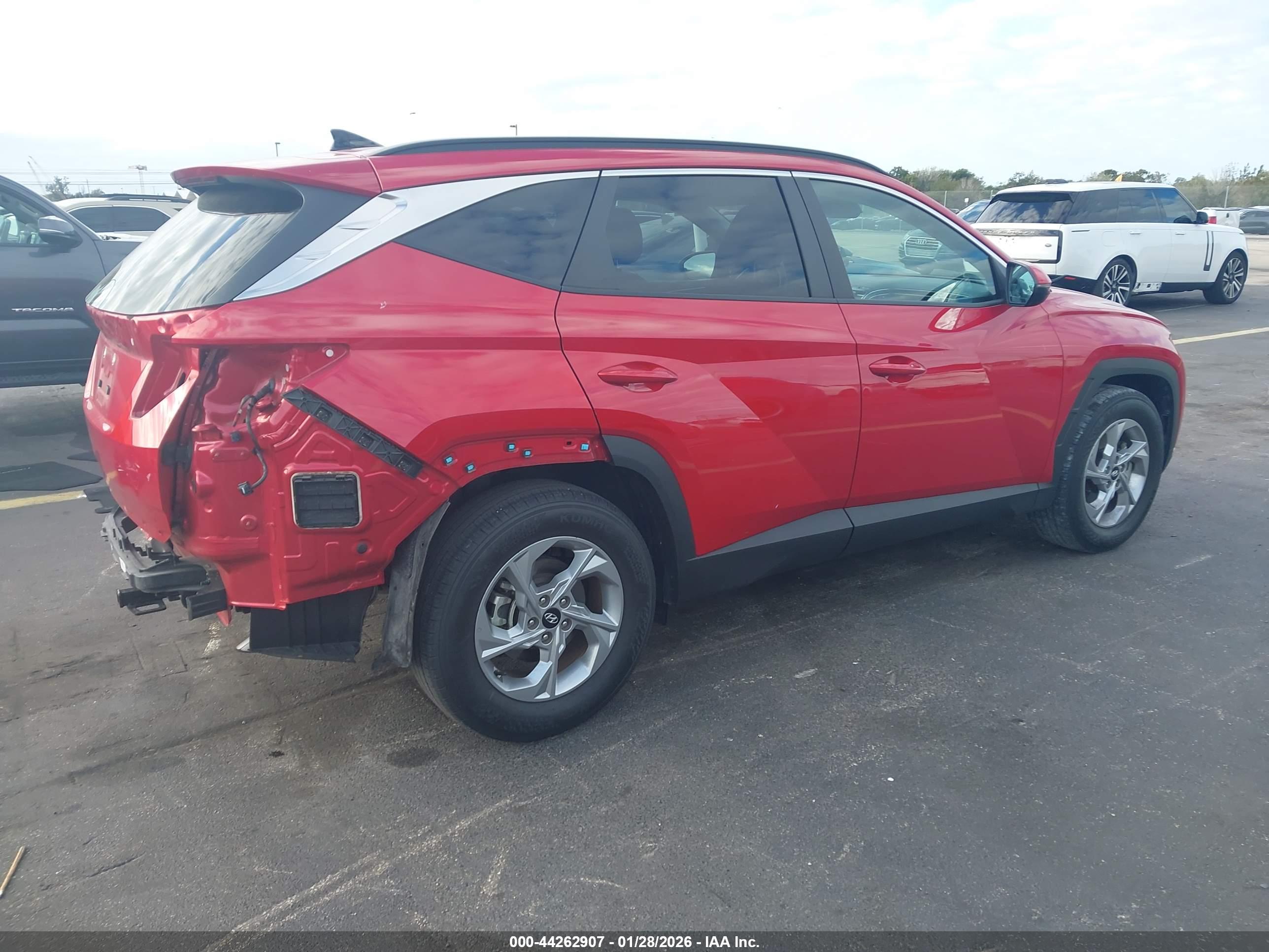 HYUNDAI TUCSON image 4