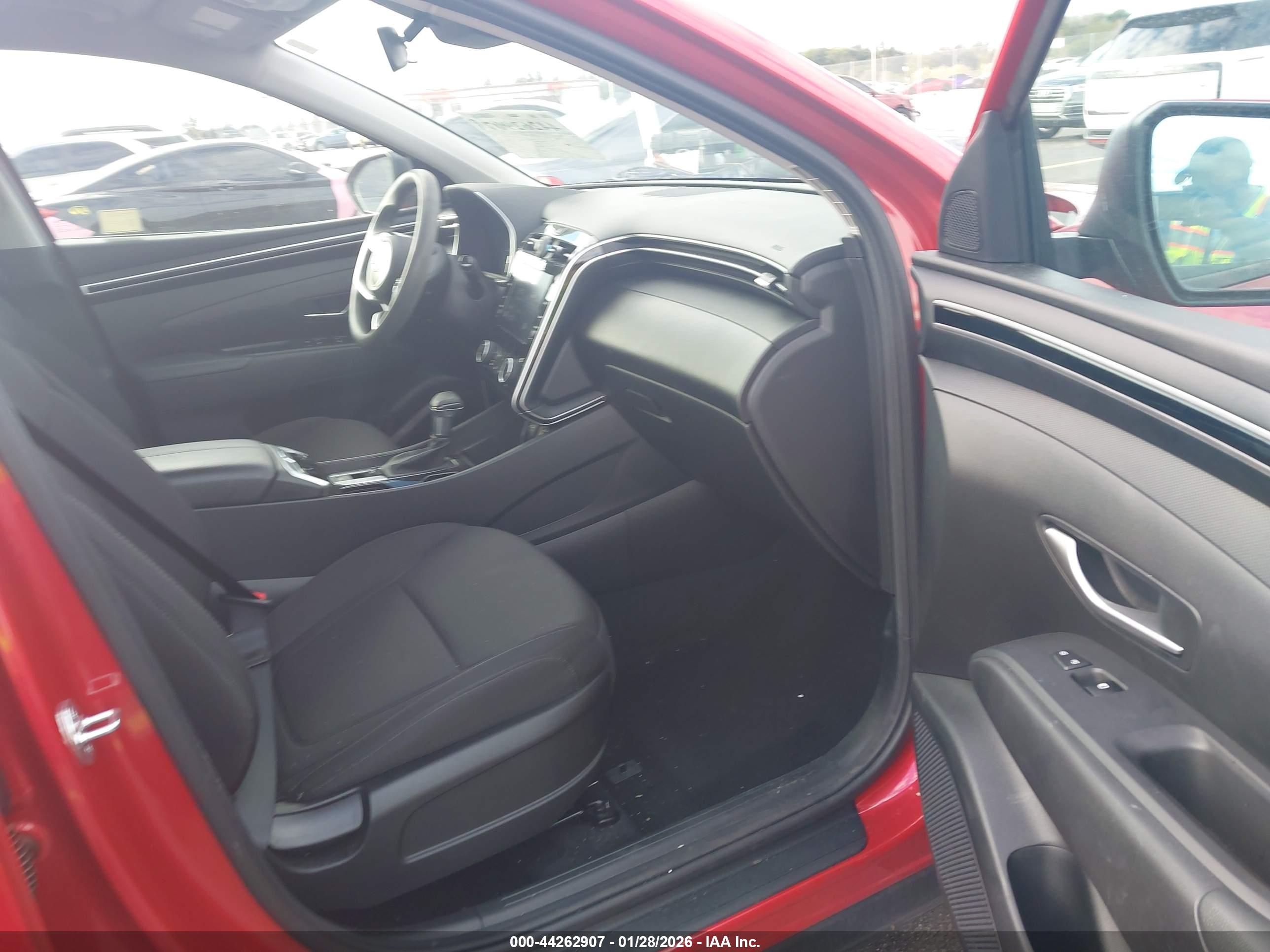 HYUNDAI TUCSON image 5