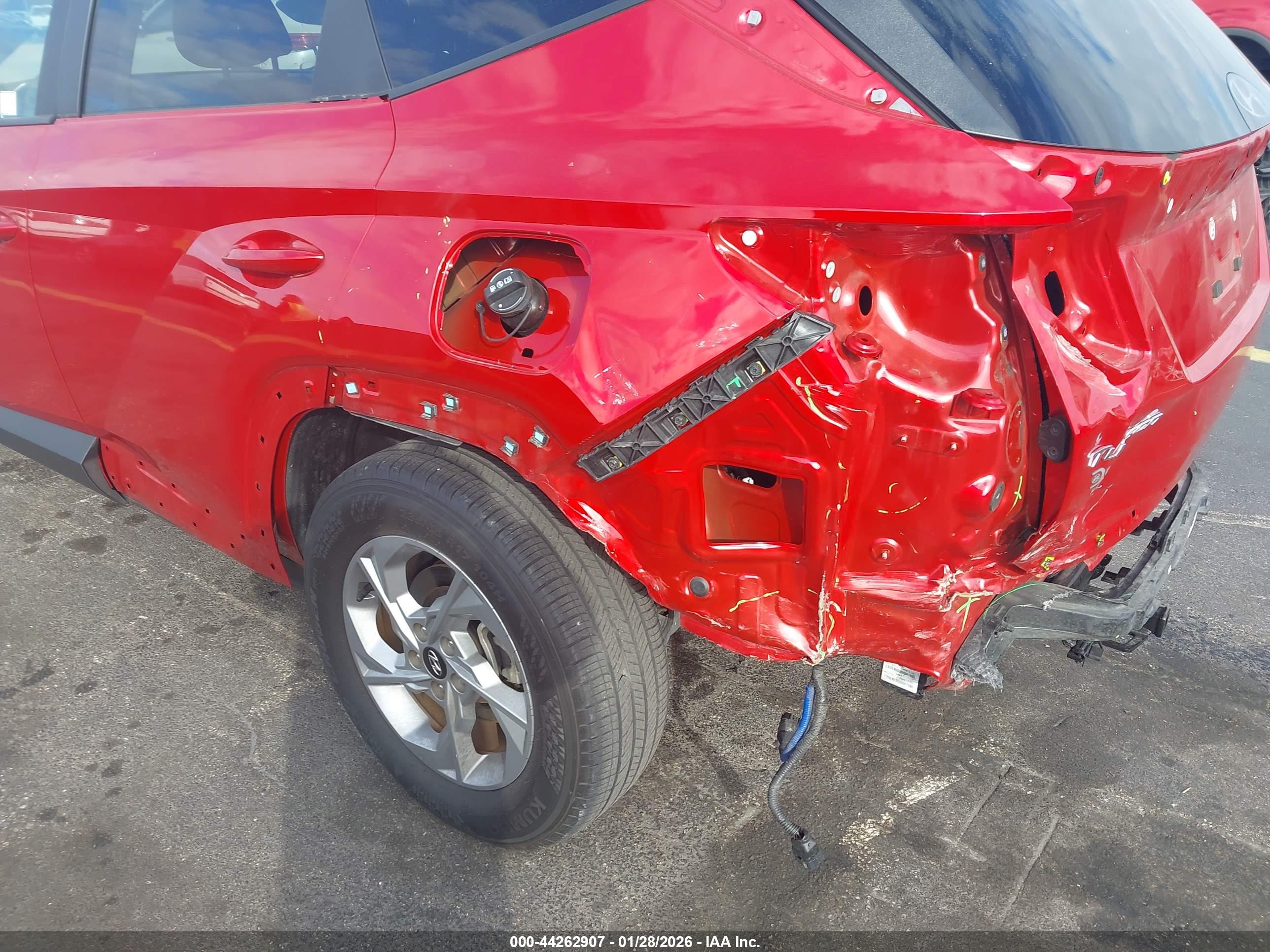 HYUNDAI TUCSON image 6