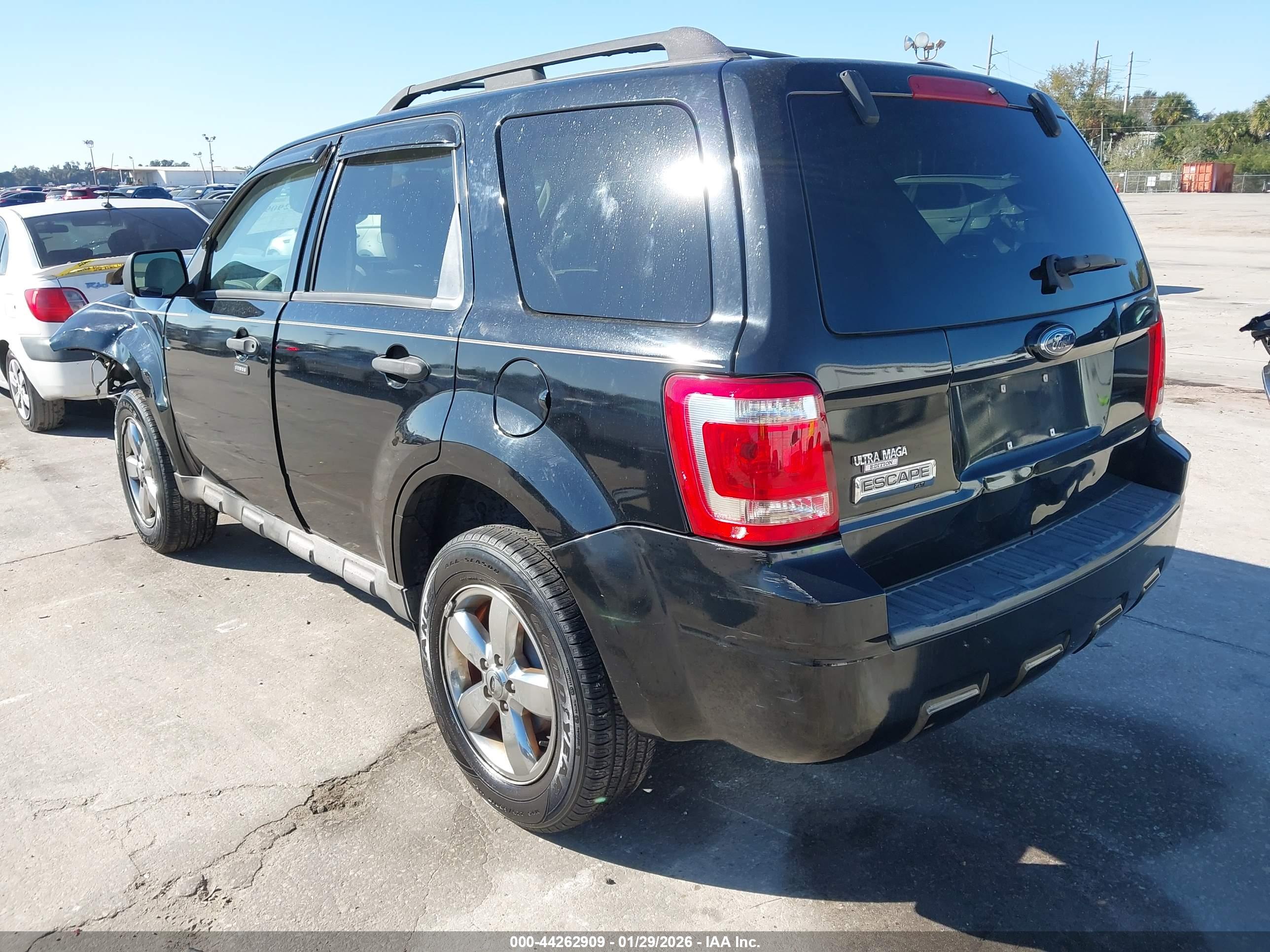 FORD ESCAPE image 3