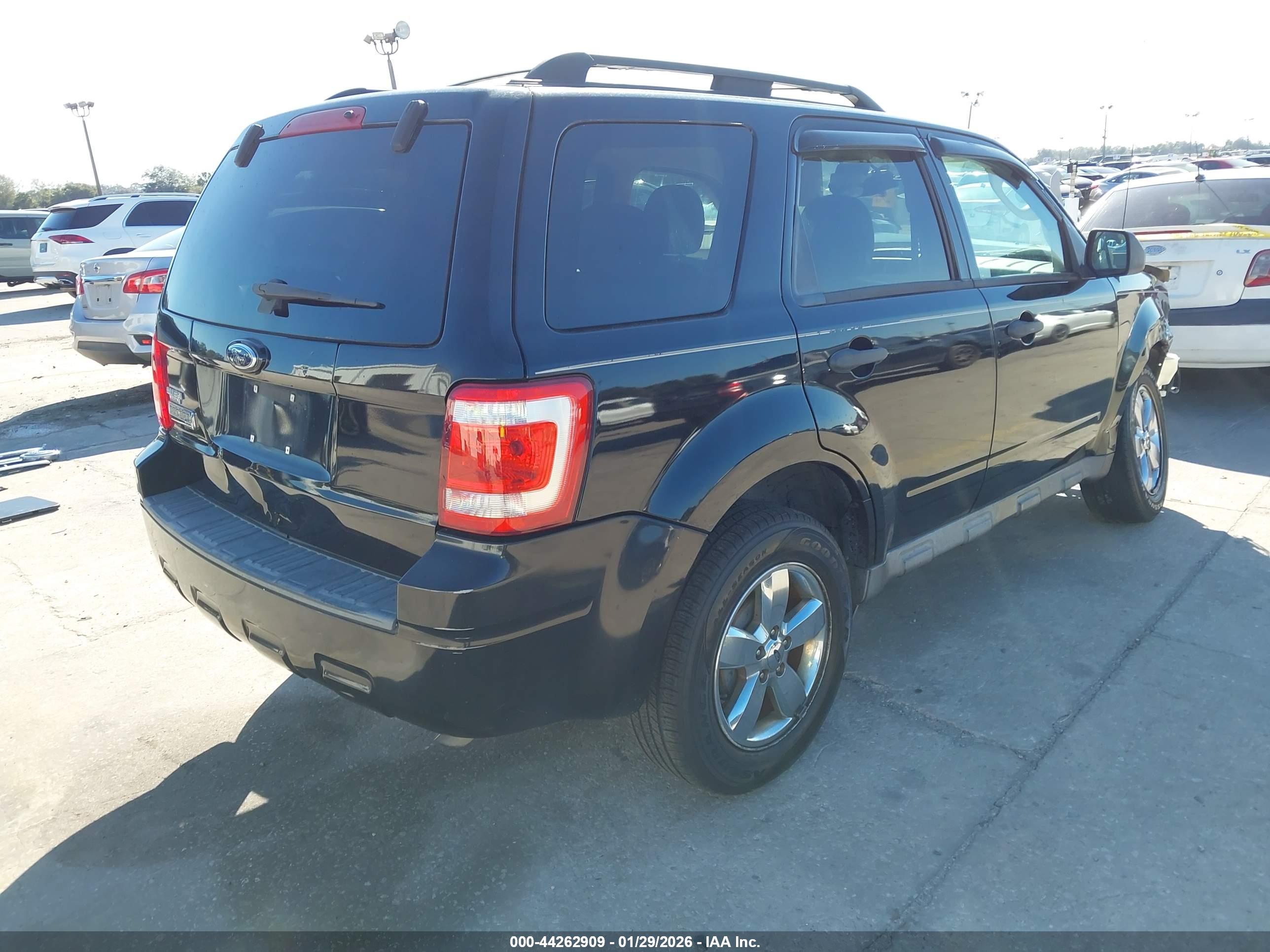 FORD ESCAPE image 4