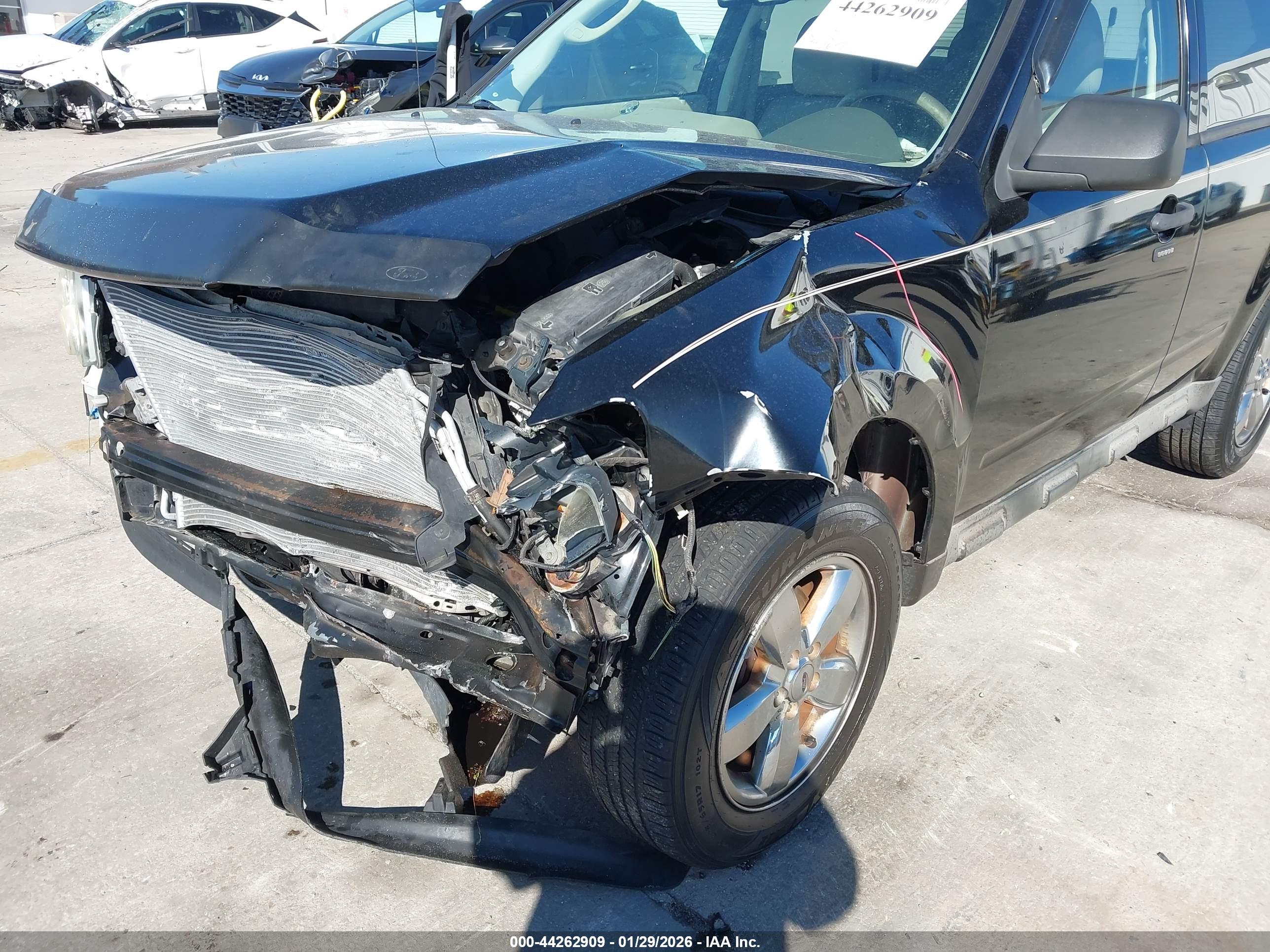 FORD ESCAPE image 6