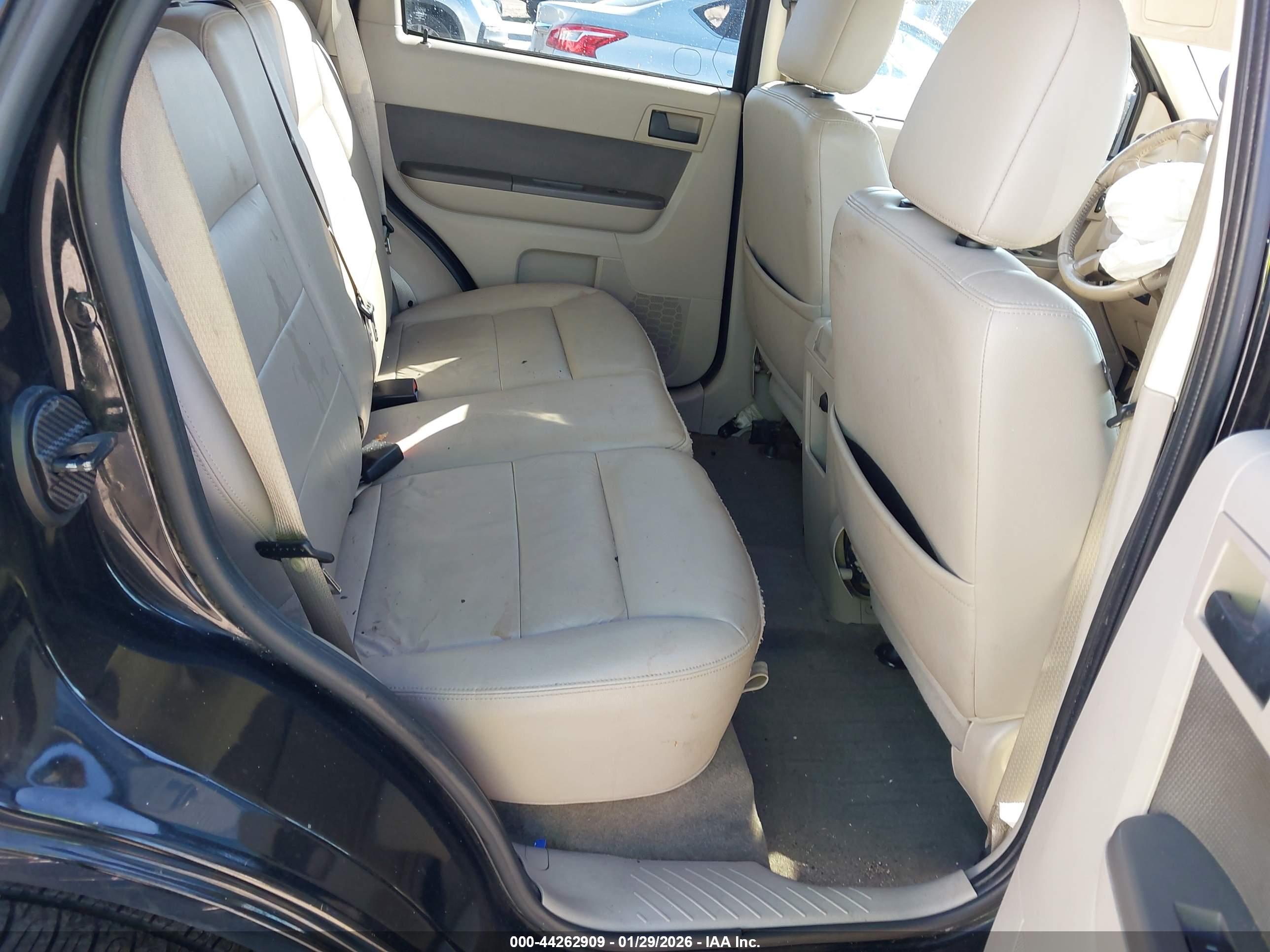 FORD ESCAPE image 8