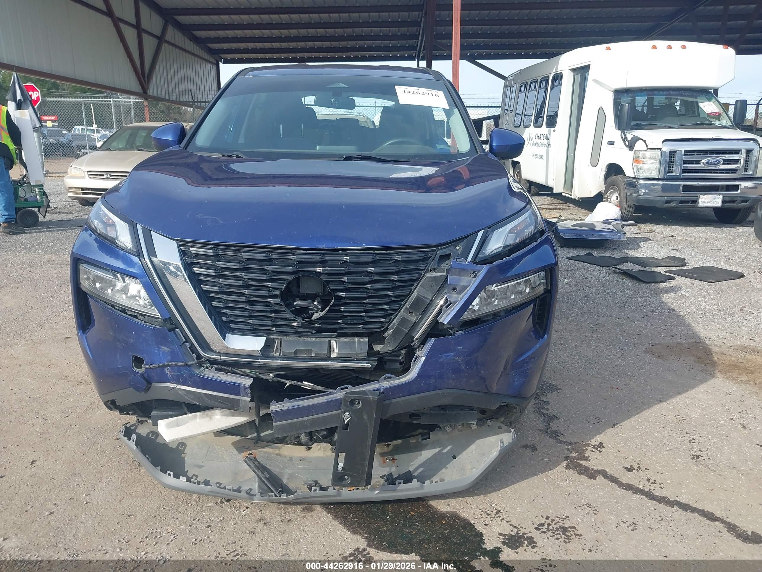 NISSAN ROGUE image 6