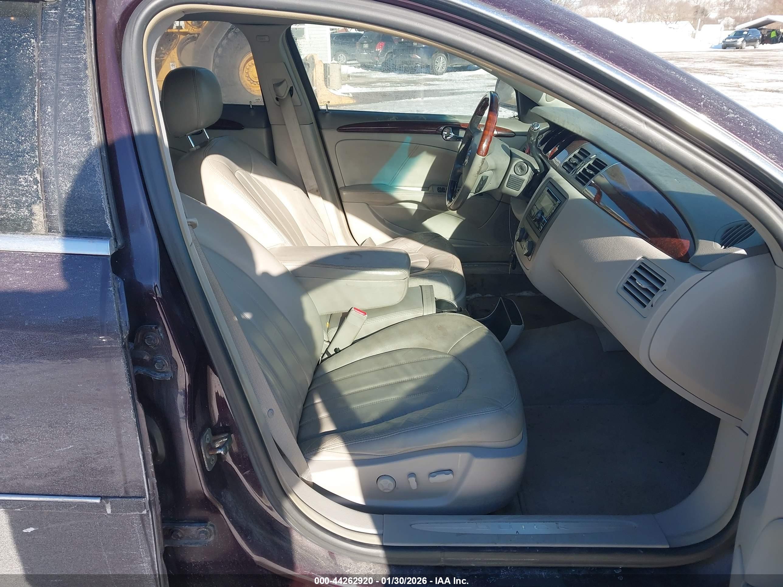 BUICK LUCERNE image 5
