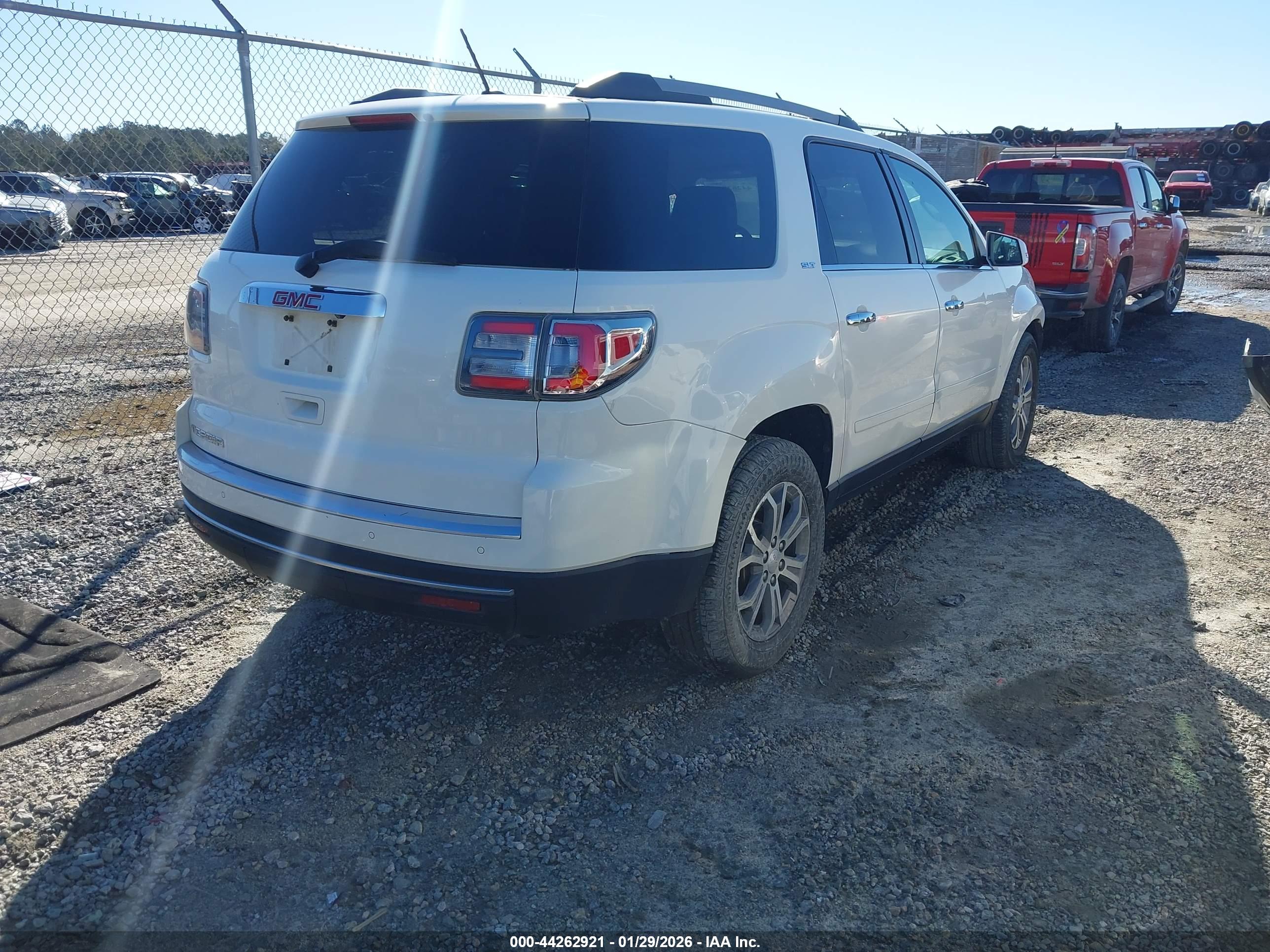 GMC ACADIA image 4