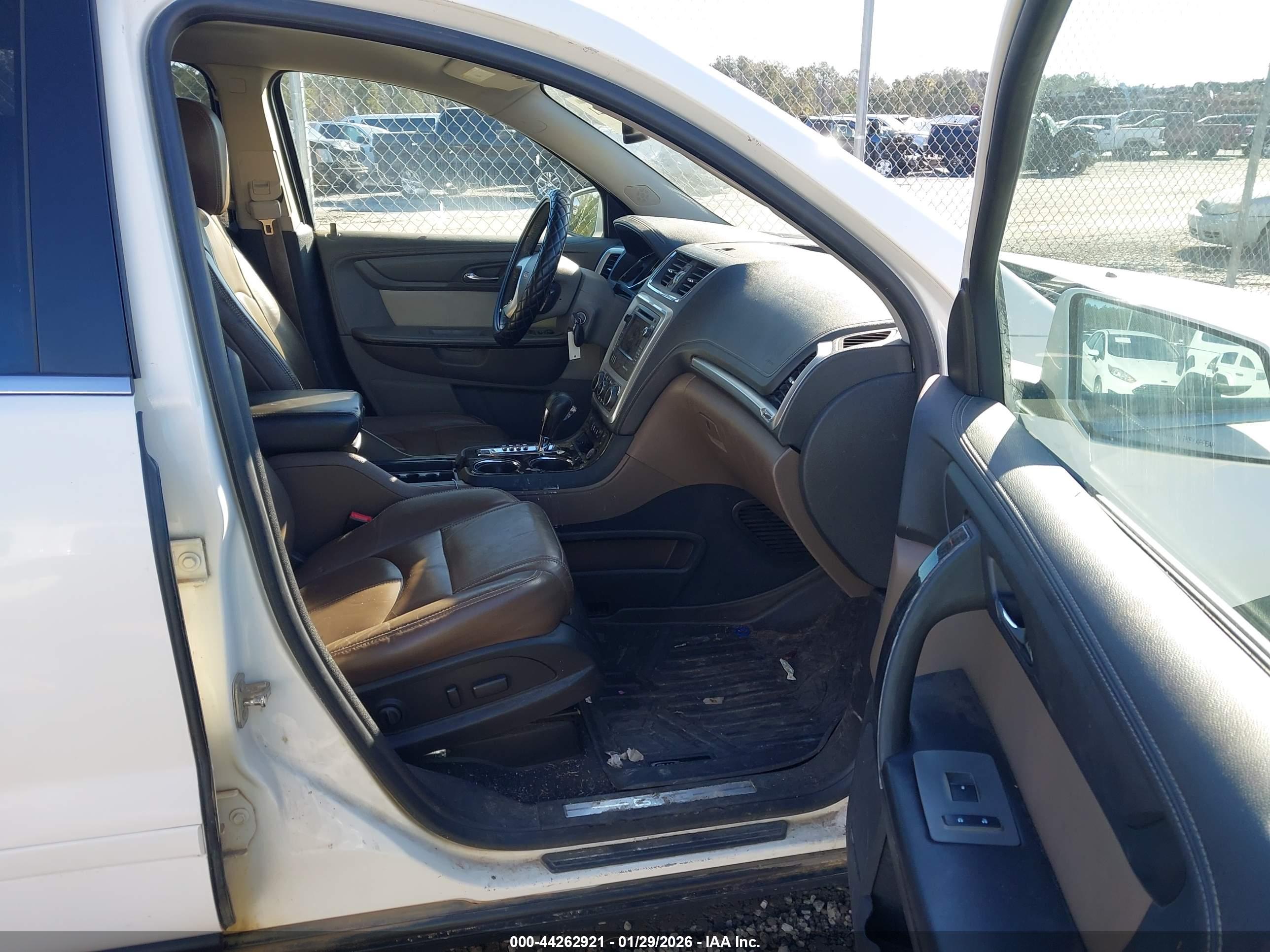 GMC ACADIA image 5