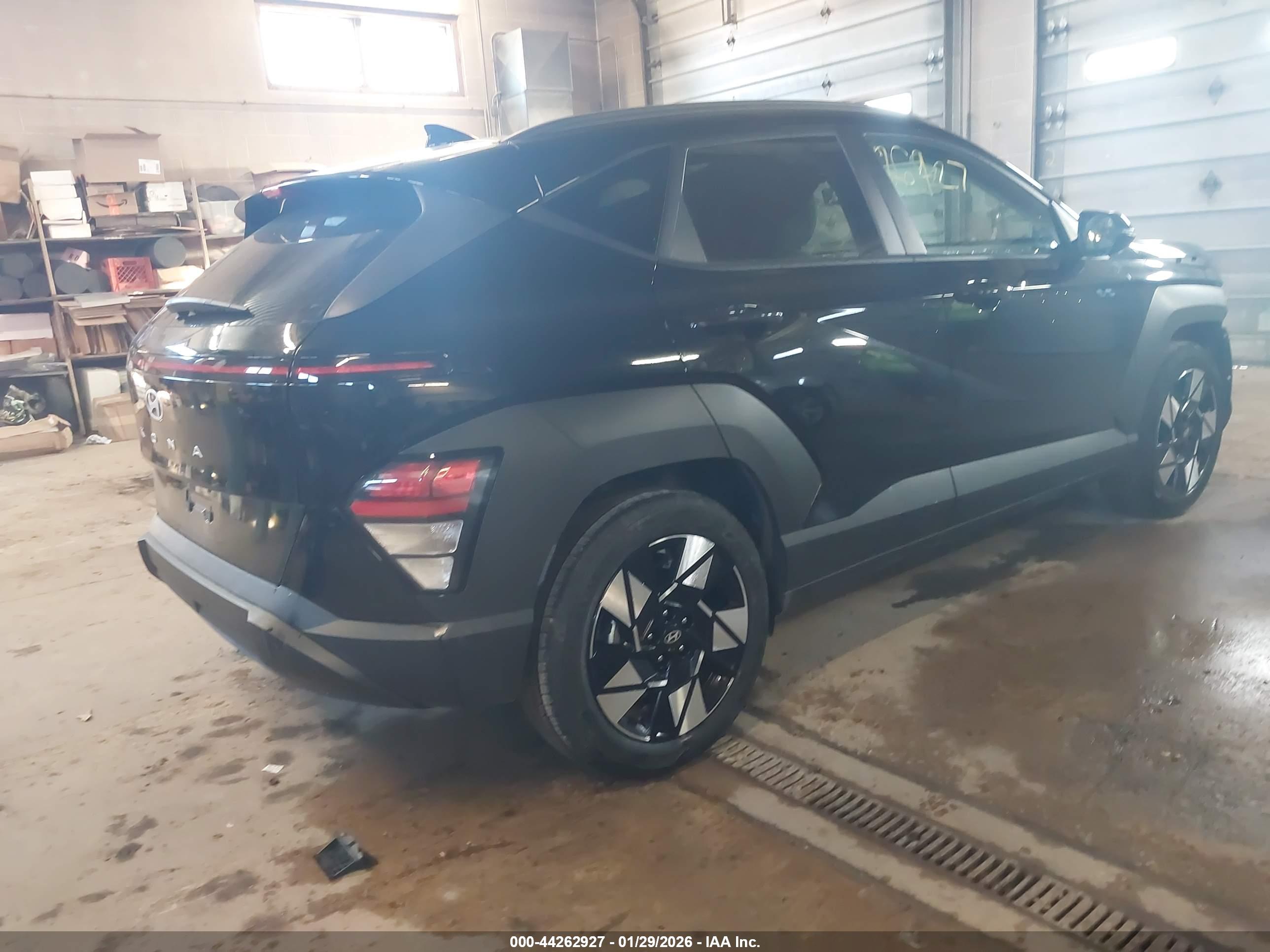 HYUNDAI KONA image 4