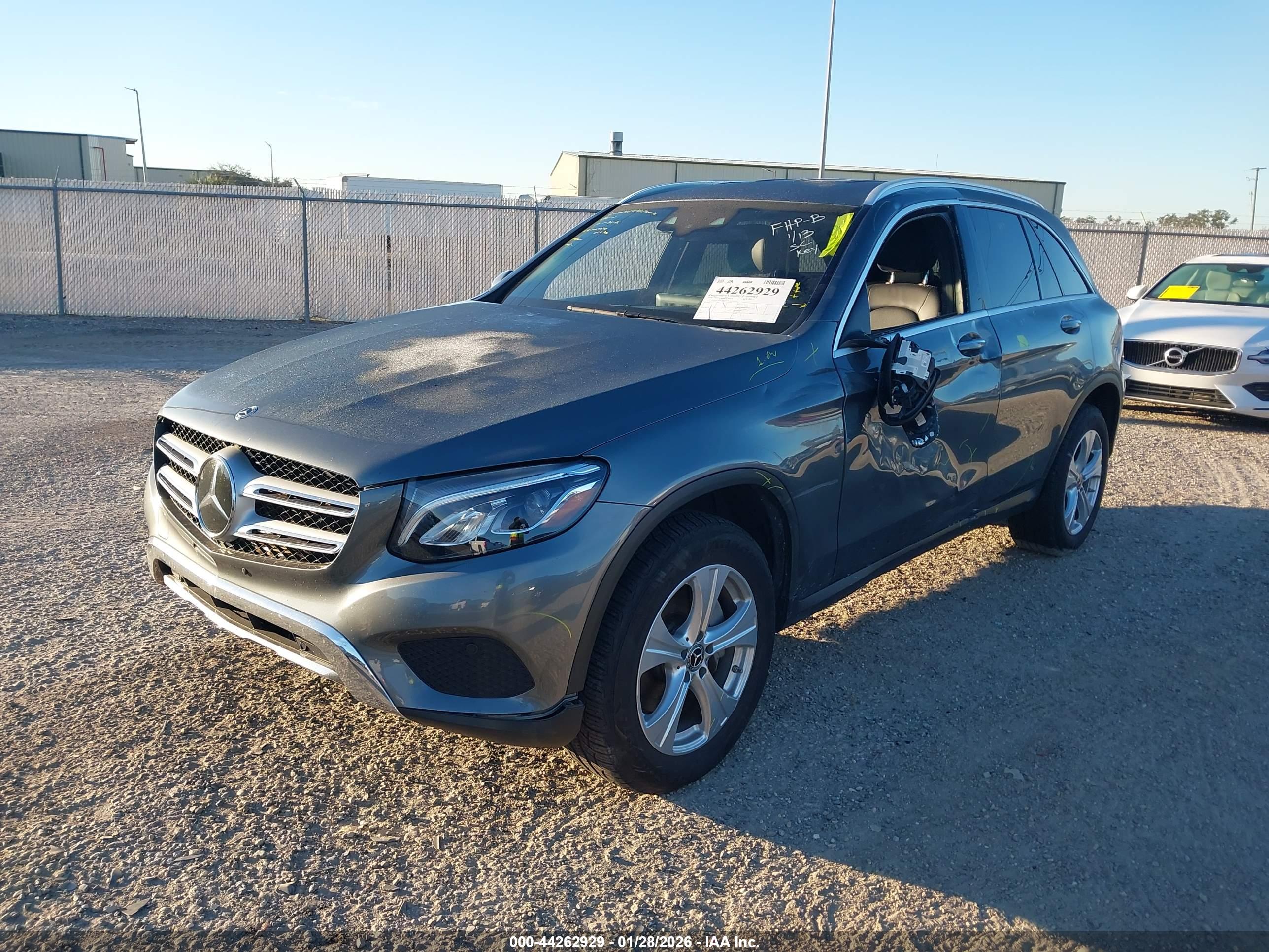 MERCEDES-BENZ GLC image 2