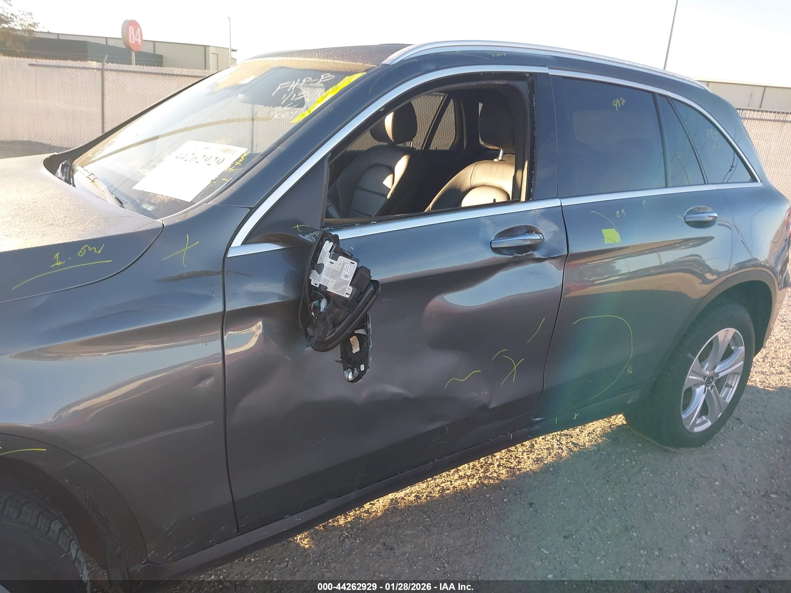 MERCEDES-BENZ GLC image 6