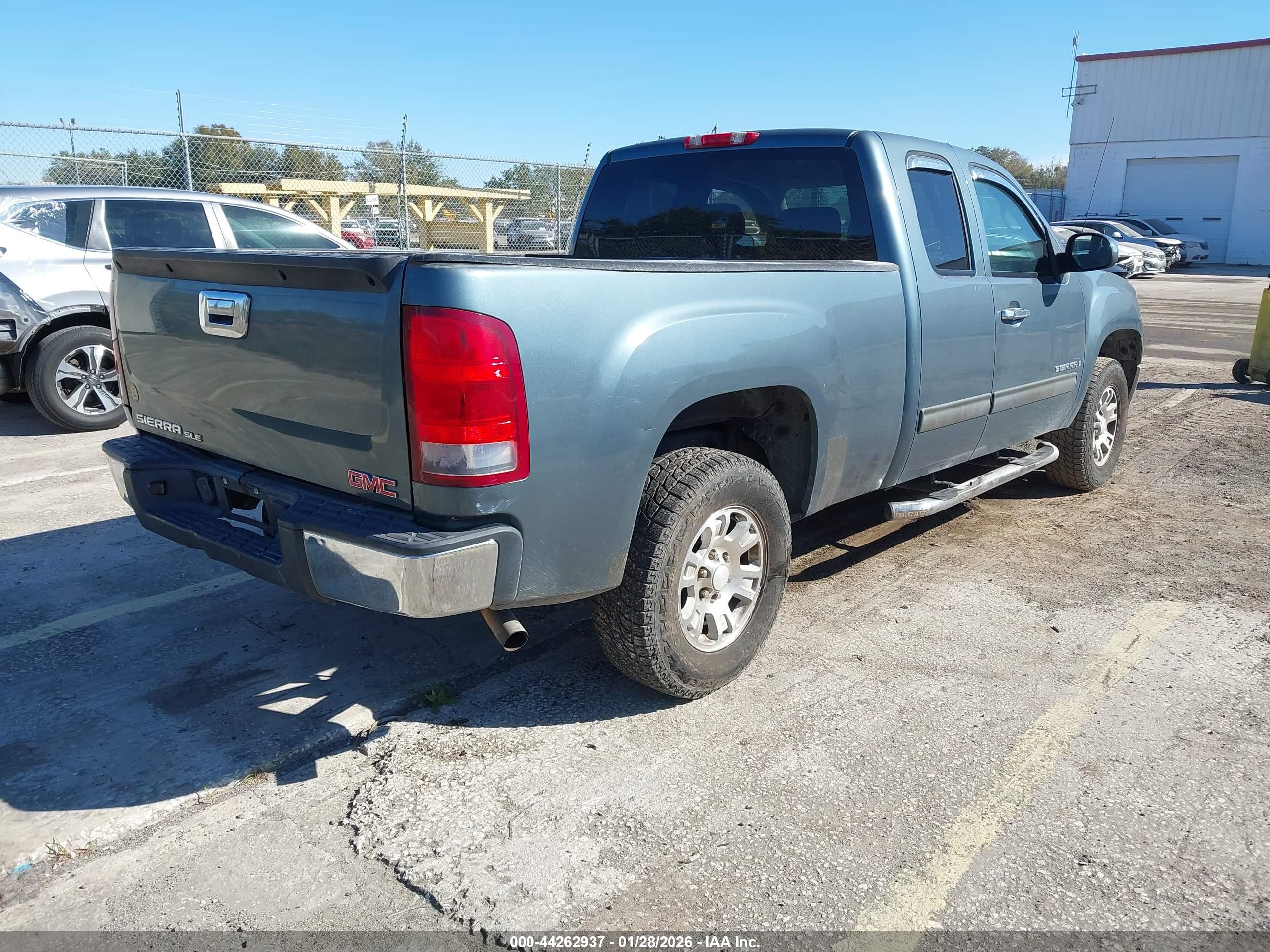 GMC SIERRA image 4