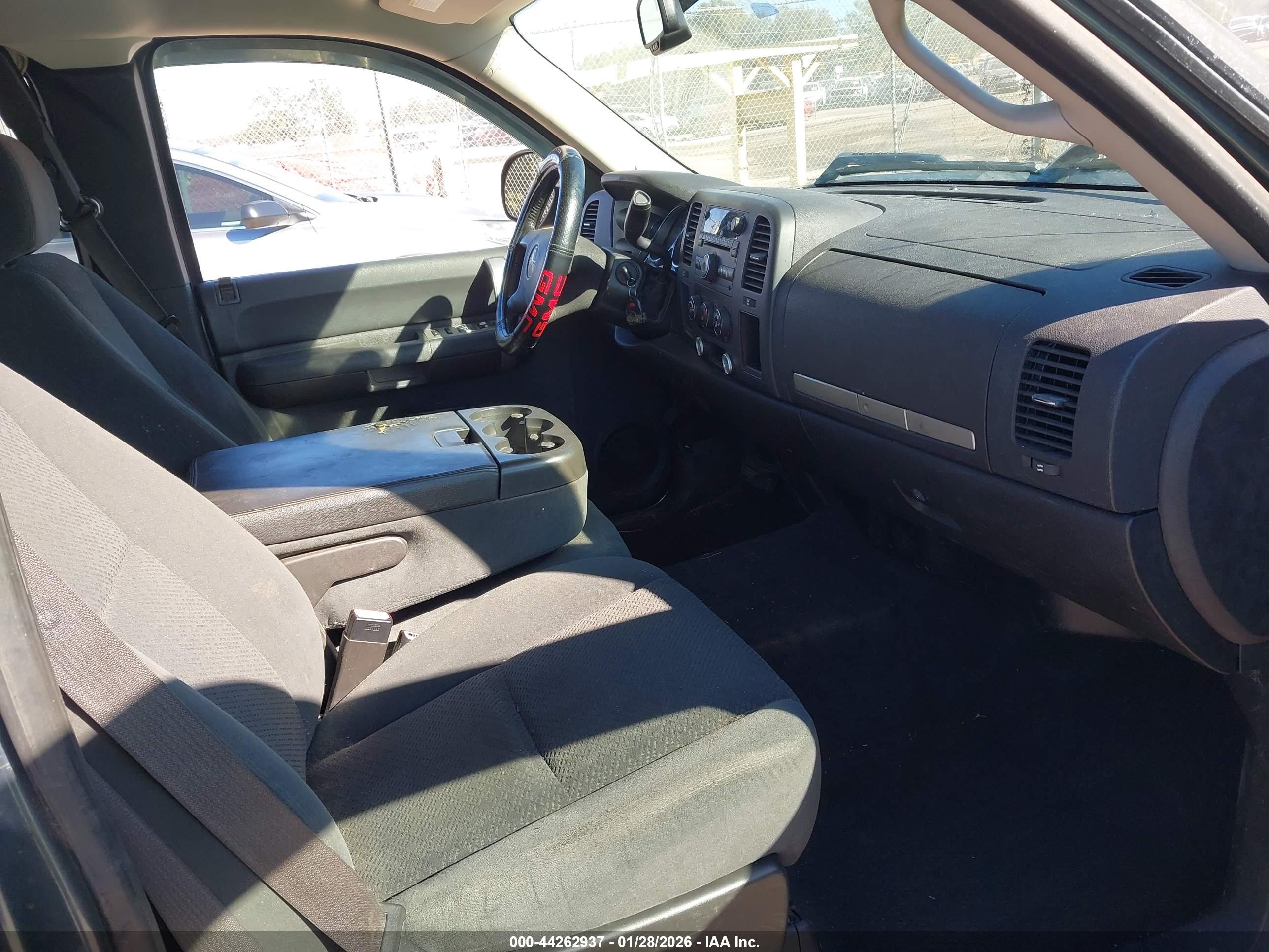 GMC SIERRA image 5