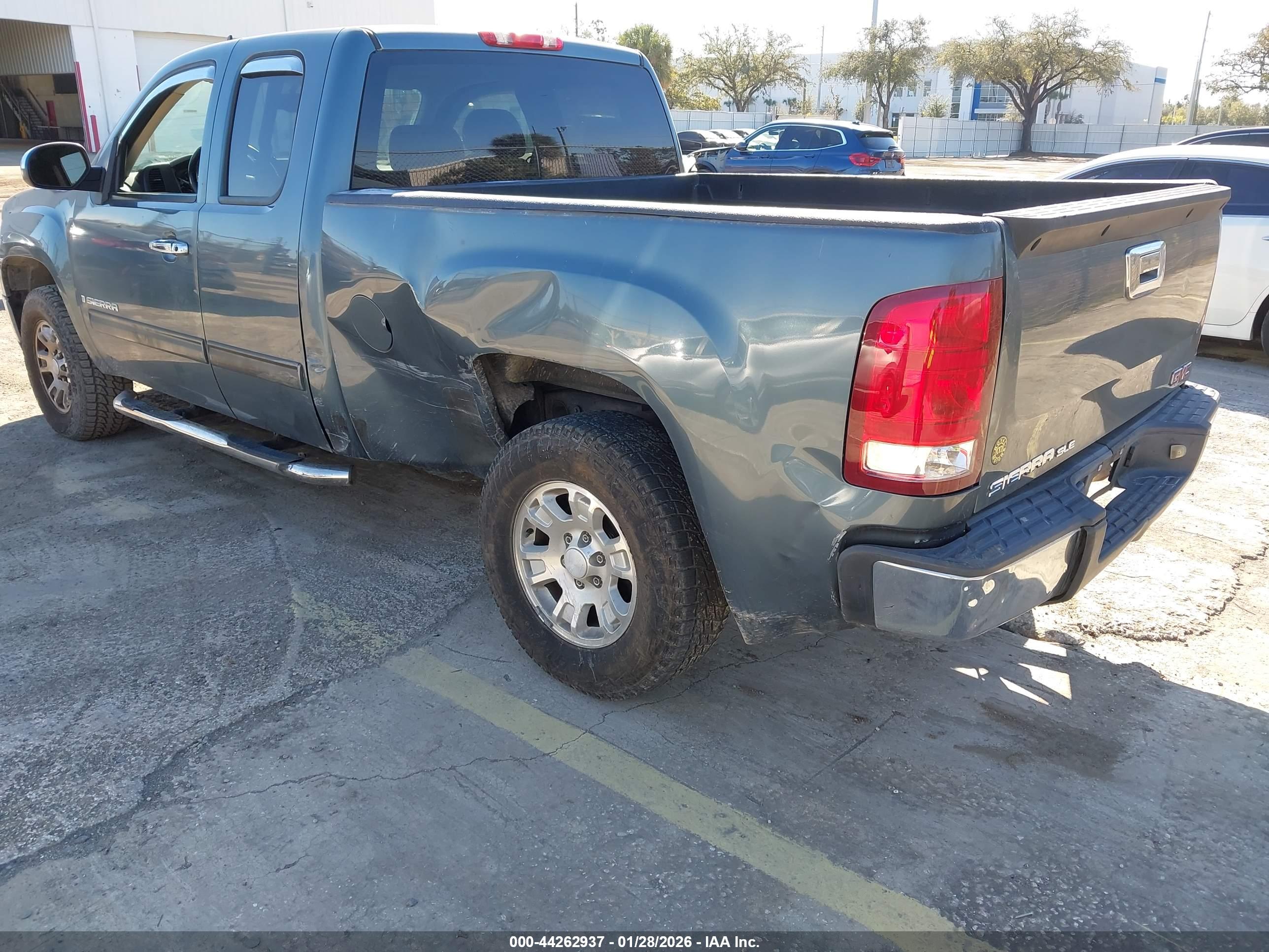 GMC SIERRA image 6