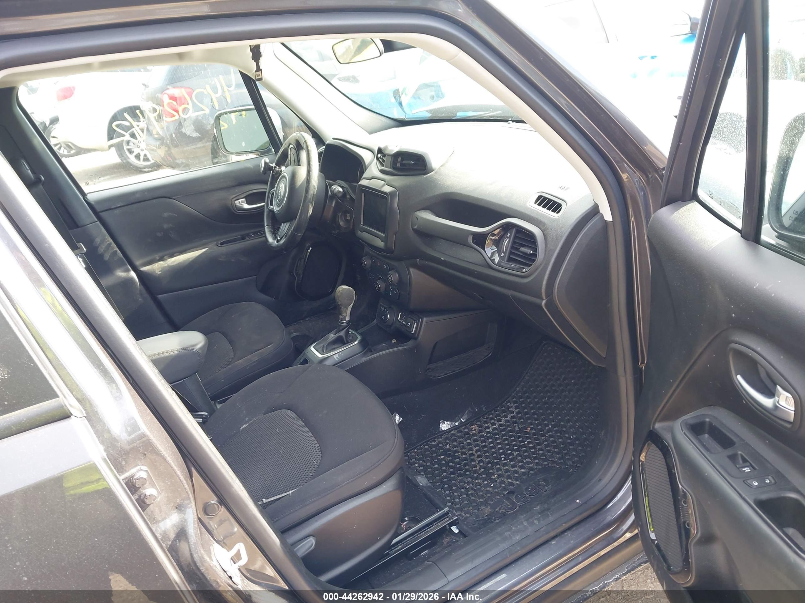 JEEP RENEGADE image 5