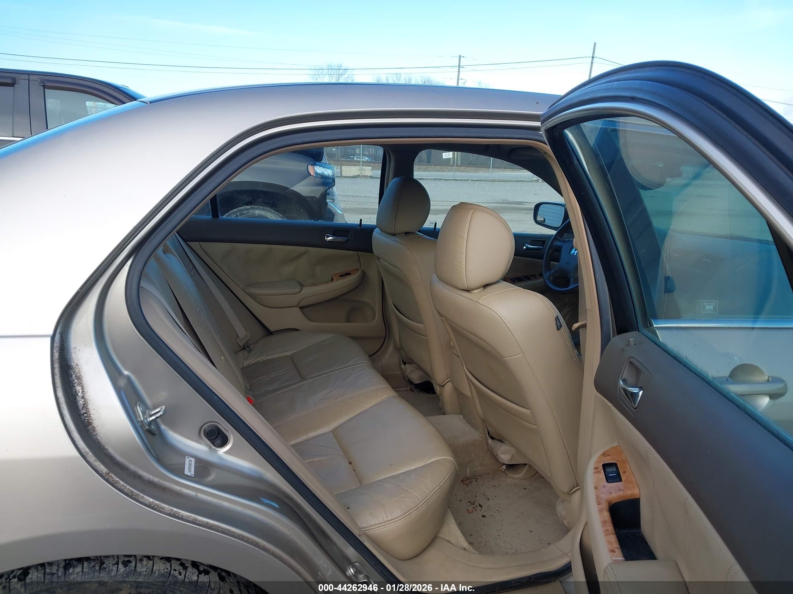 HONDA ACCORD image 8