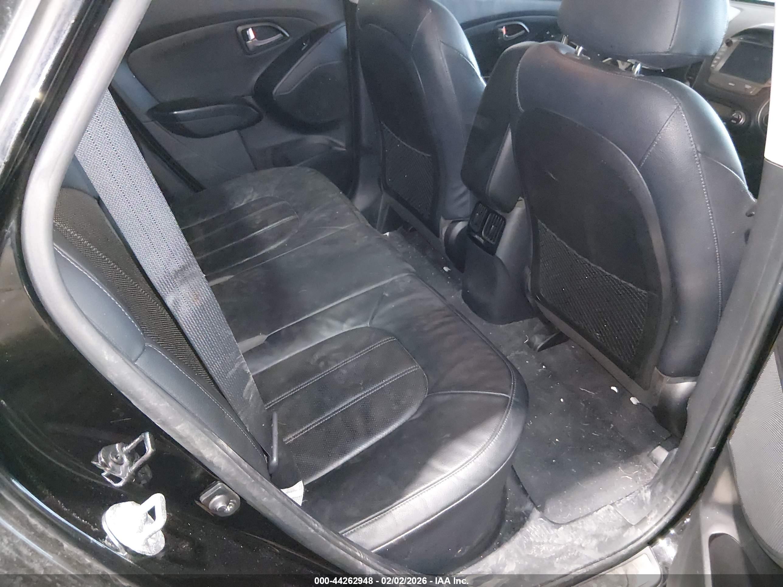 HYUNDAI TUCSON image 8