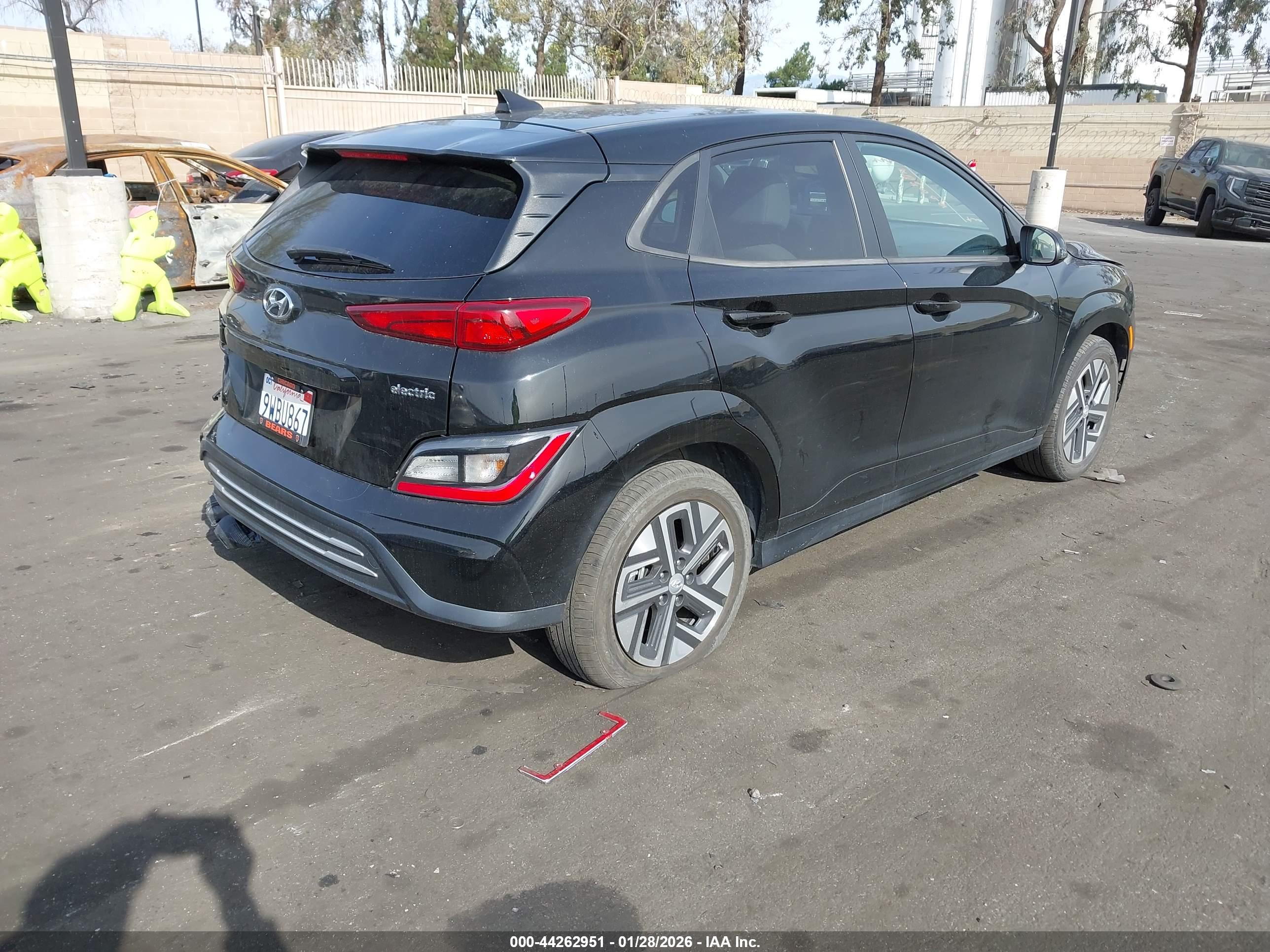 HYUNDAI KONA image 4