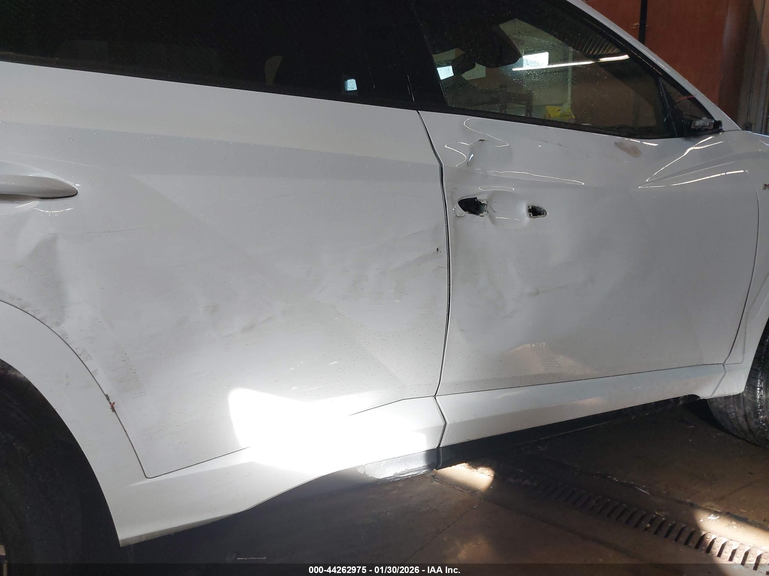 HYUNDAI TUCSON image 6