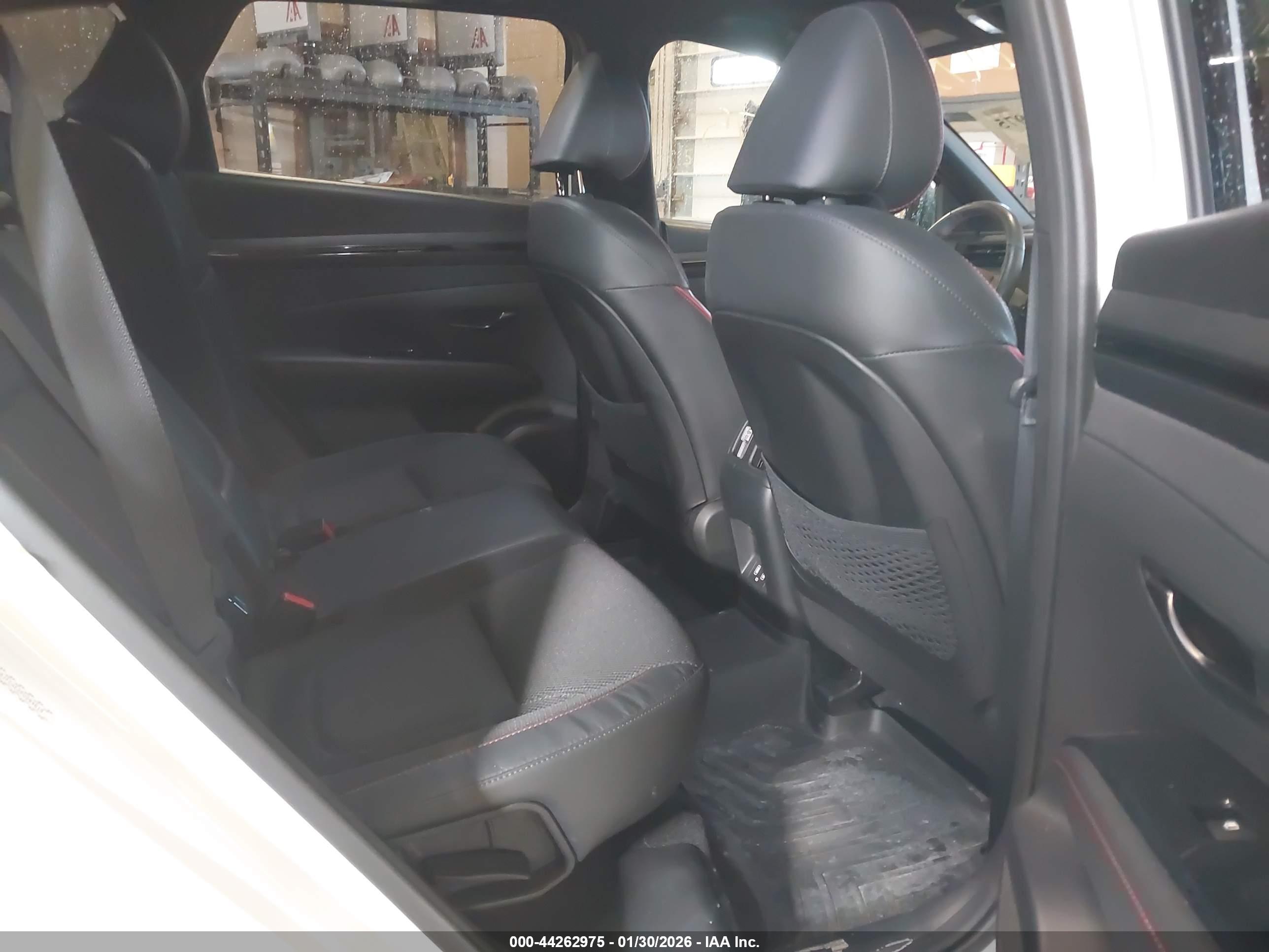 HYUNDAI TUCSON image 8