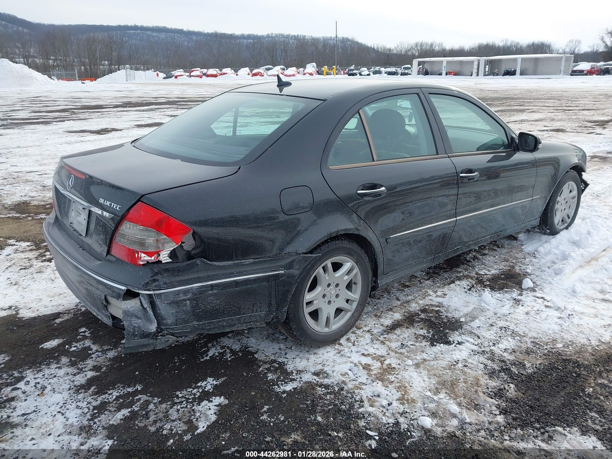 MERCEDES-BENZ E image 4